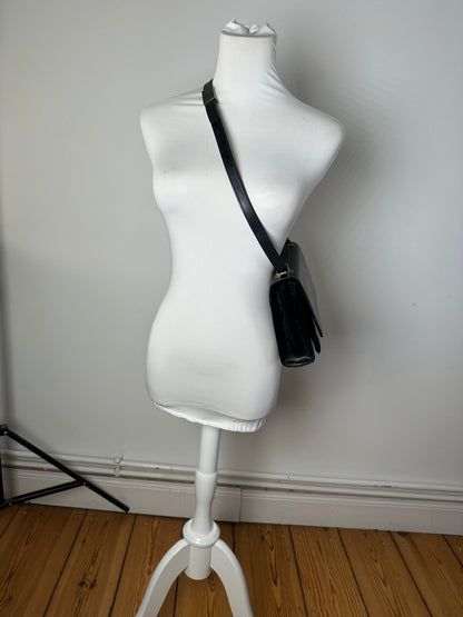 Gucci Black Leather Shoulder Bag