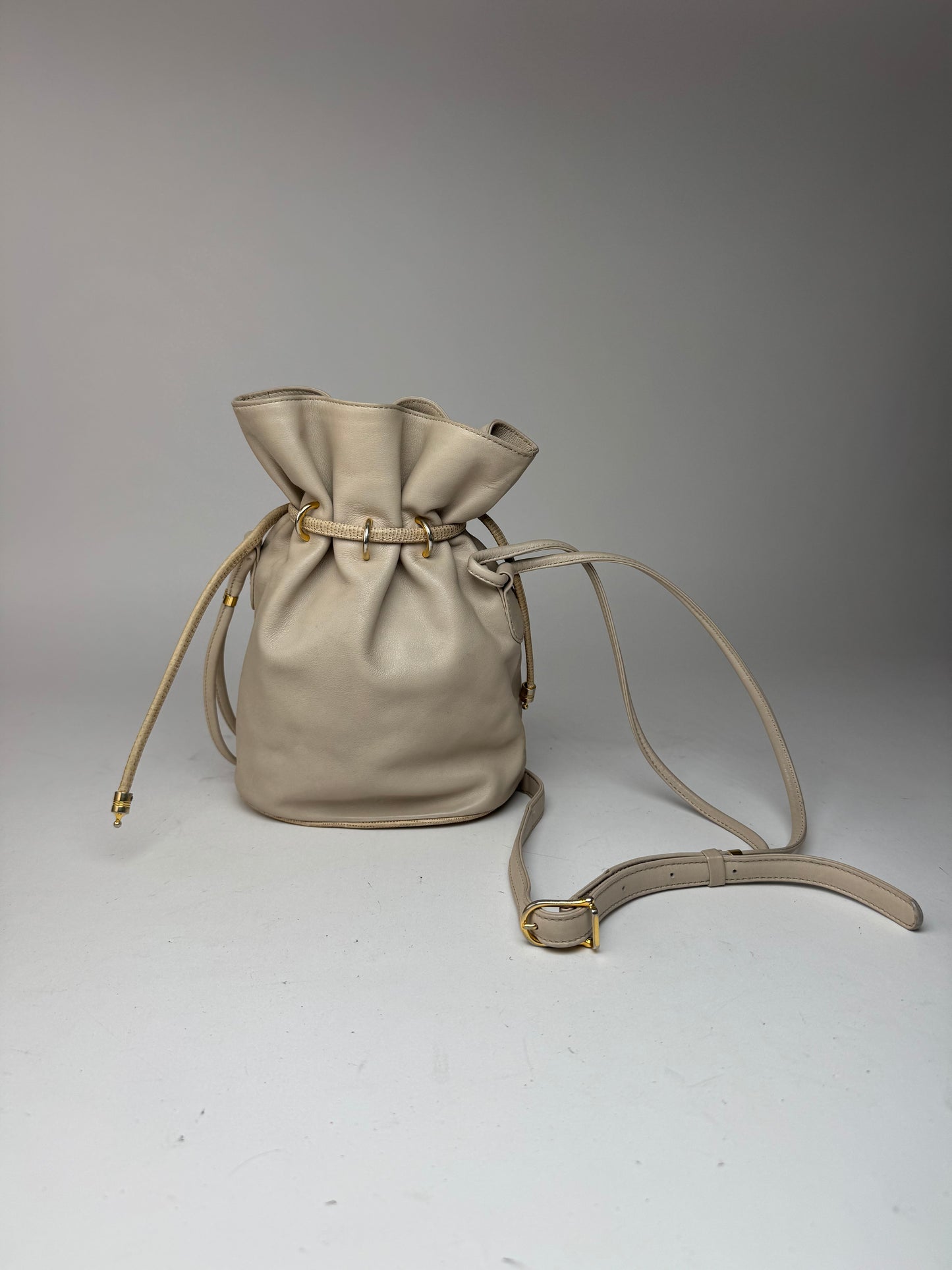 Vintage Celine Seau16 leather bag grey white