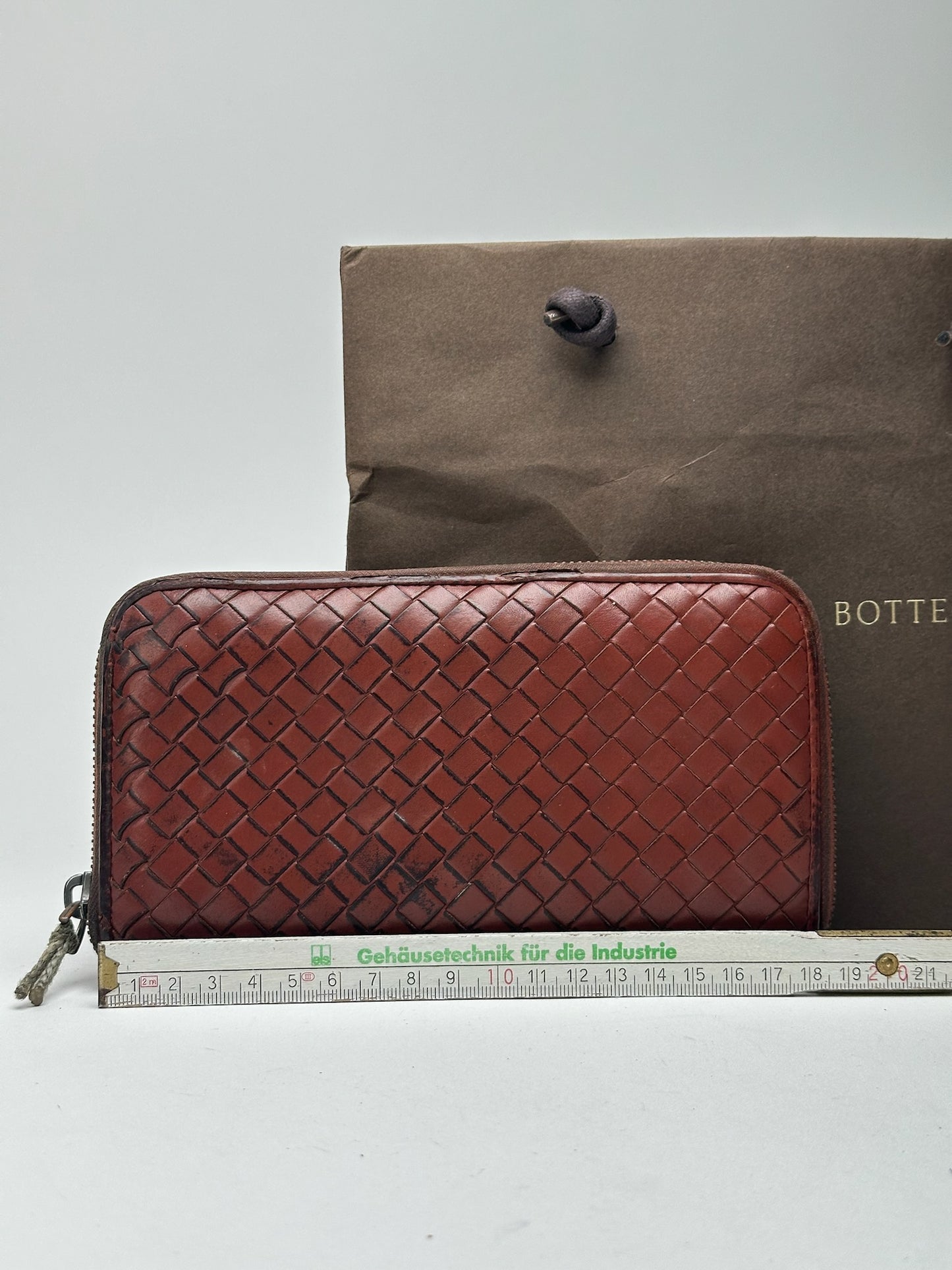 Vintage Bottega veneta Intercciato Leather wallet red Brown