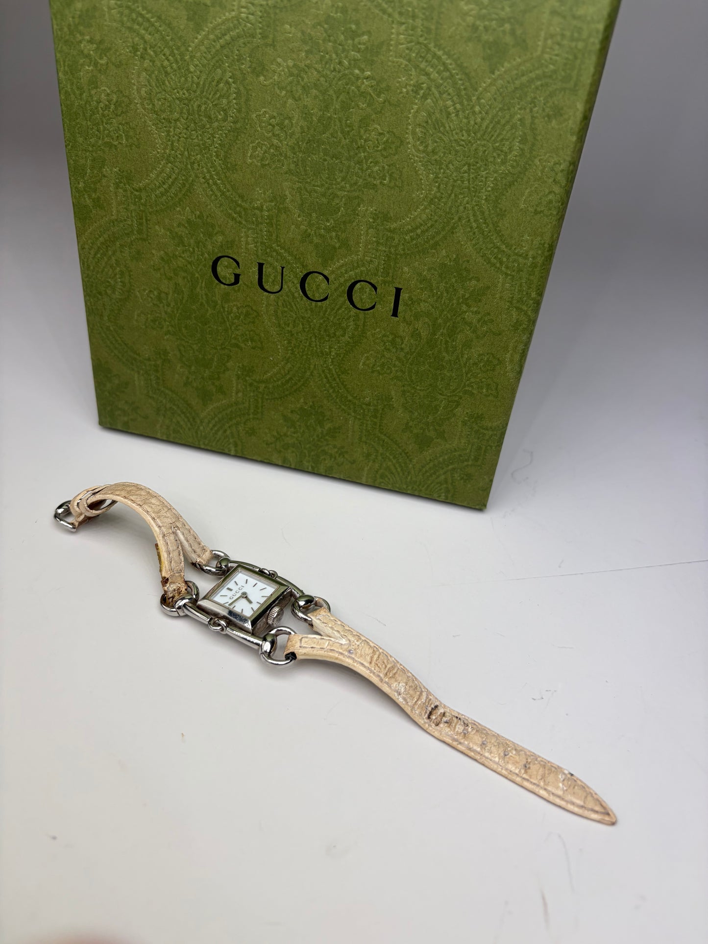 Vintage Gucci Signora Crocodile Strap Watch Beige Cream