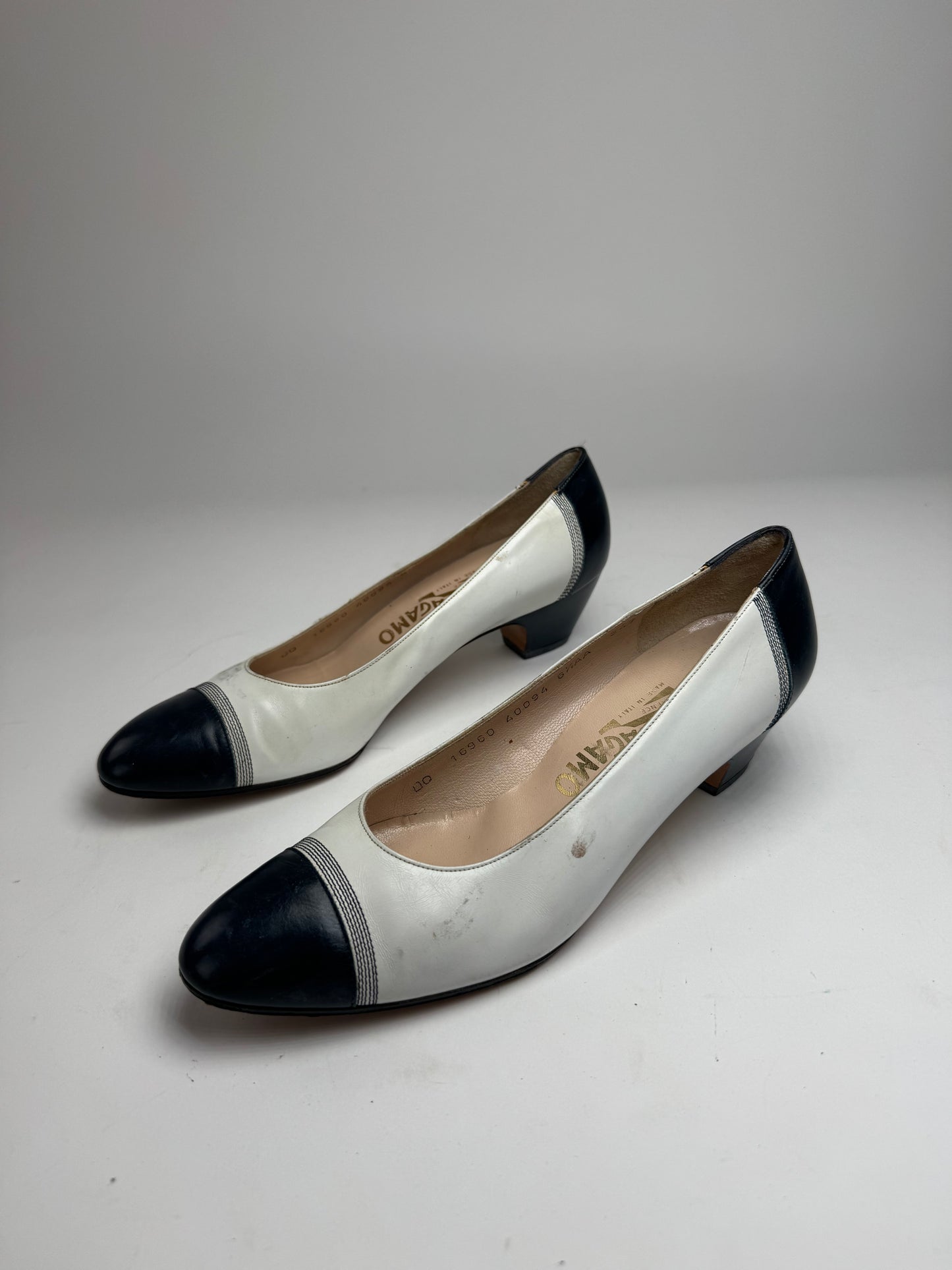 Vintage Salvatore Ferragamo Leather Pumps Navy White