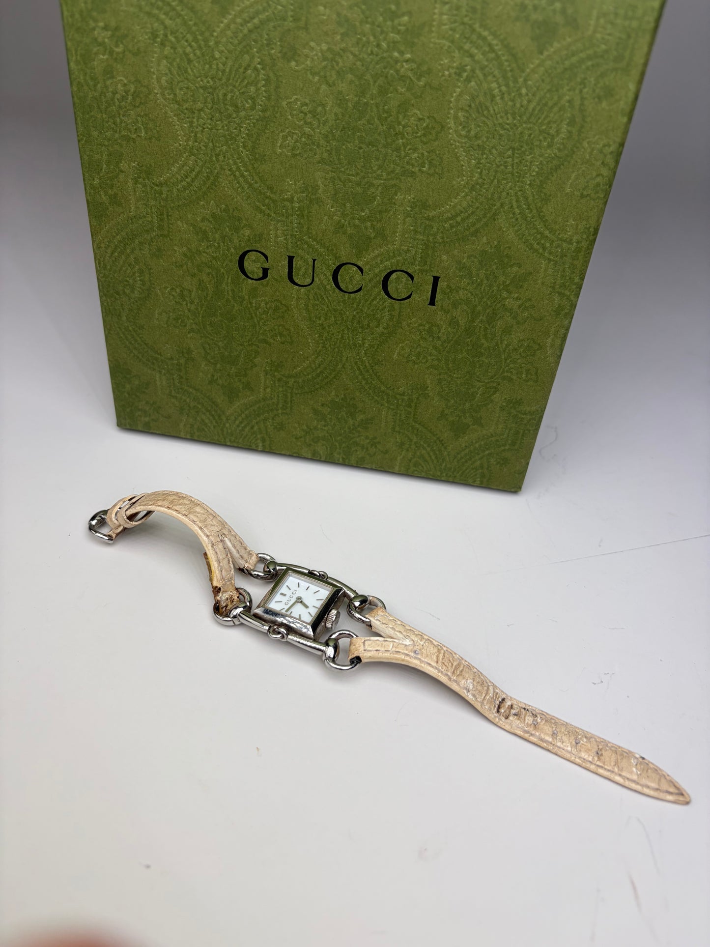 Vintage Gucci Signora Crocodile Strap Watch Beige Cream