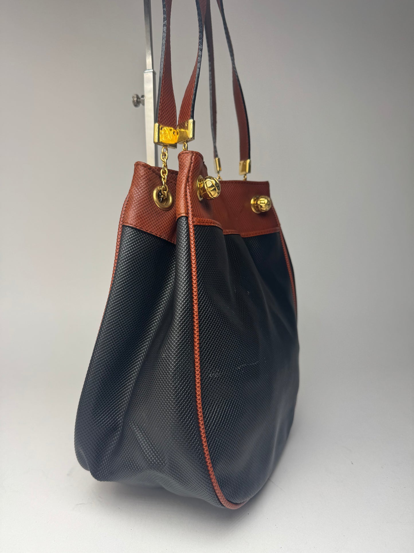 Sac seau vintage en cuir Bottega Veneta noir marron
