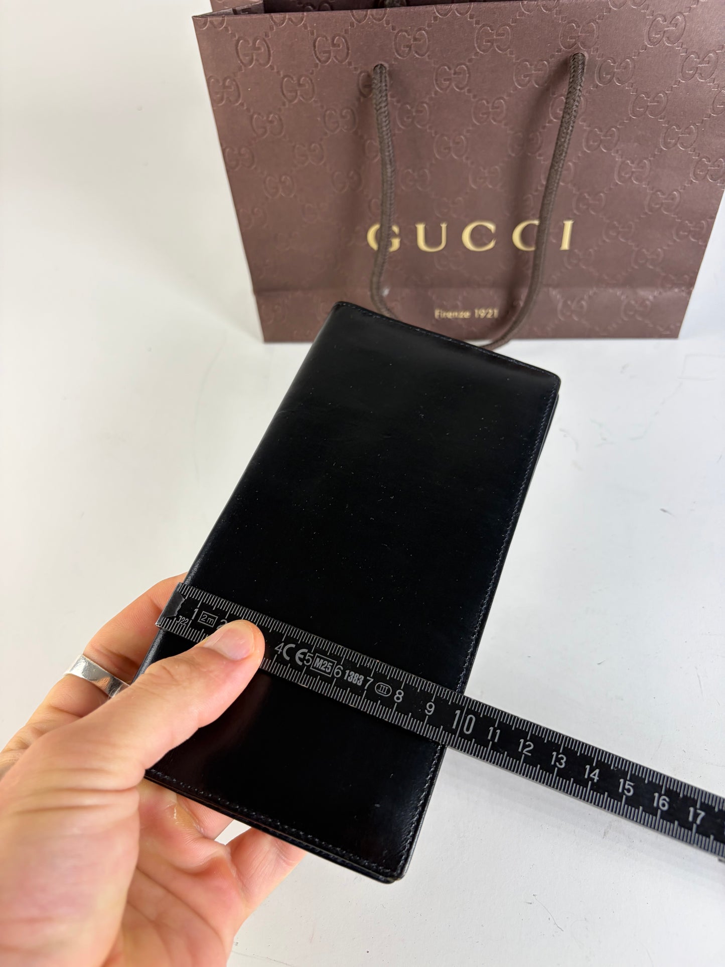 Vintage Gucci Smooth Leather Bifold Wallet Black Gold
