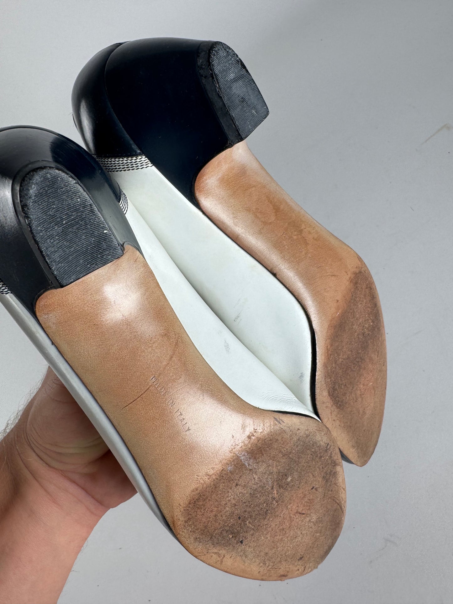 Vintage Salvatore Ferragamo Leather Pumps Navy White