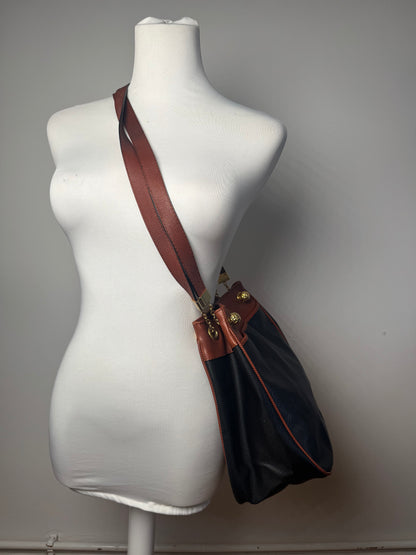 Sac seau vintage en cuir Bottega Veneta noir marron