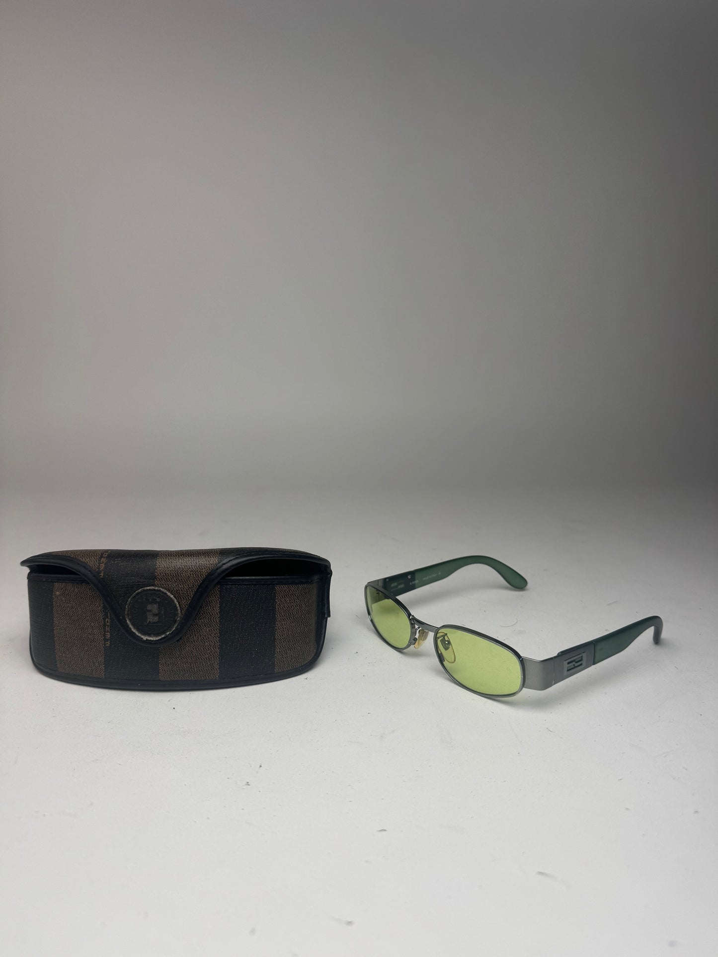 Lunettes de soleil rétro vintage Fendi Roma vertes