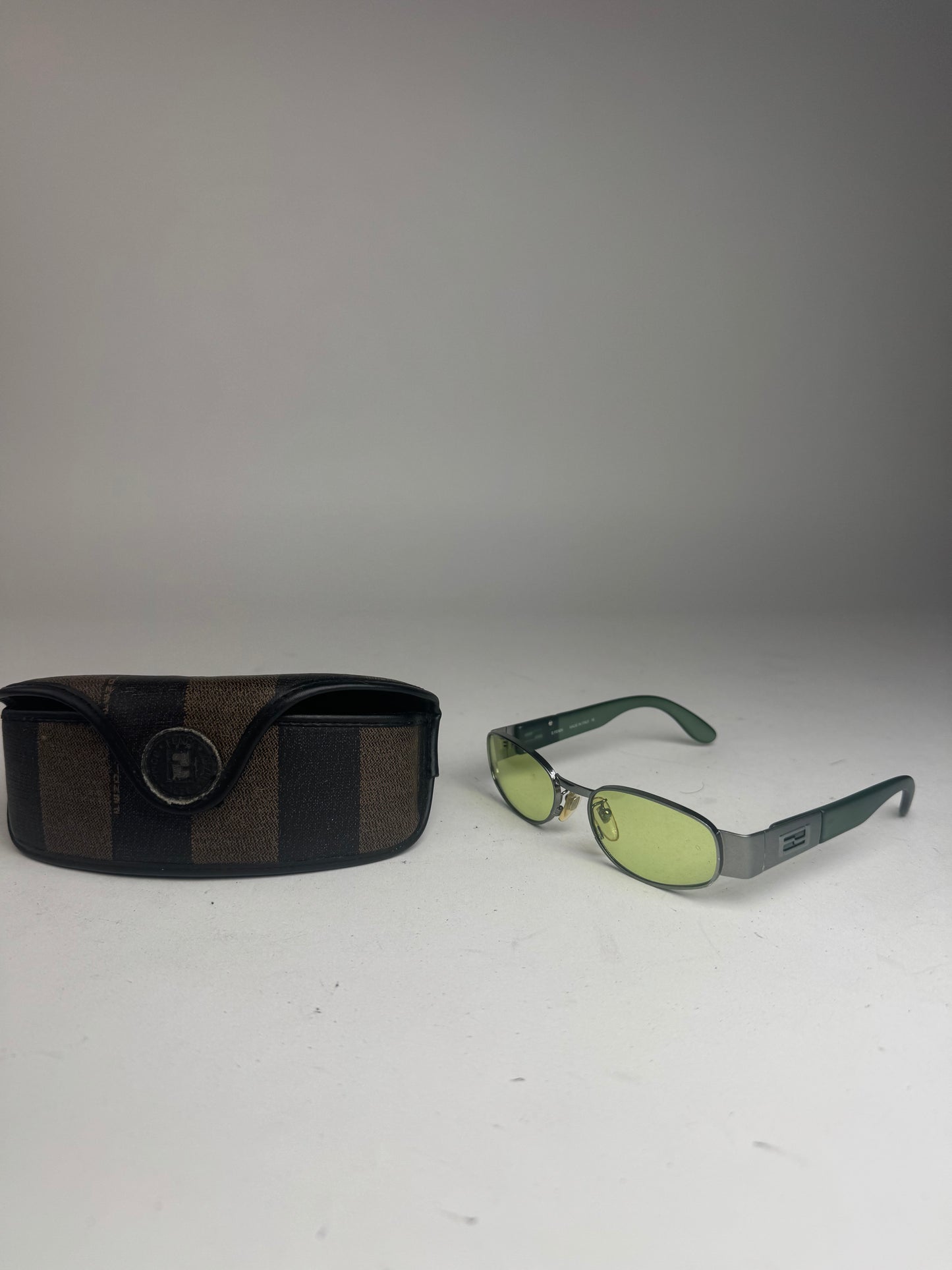 Lunettes de soleil rétro vintage Fendi Roma vertes