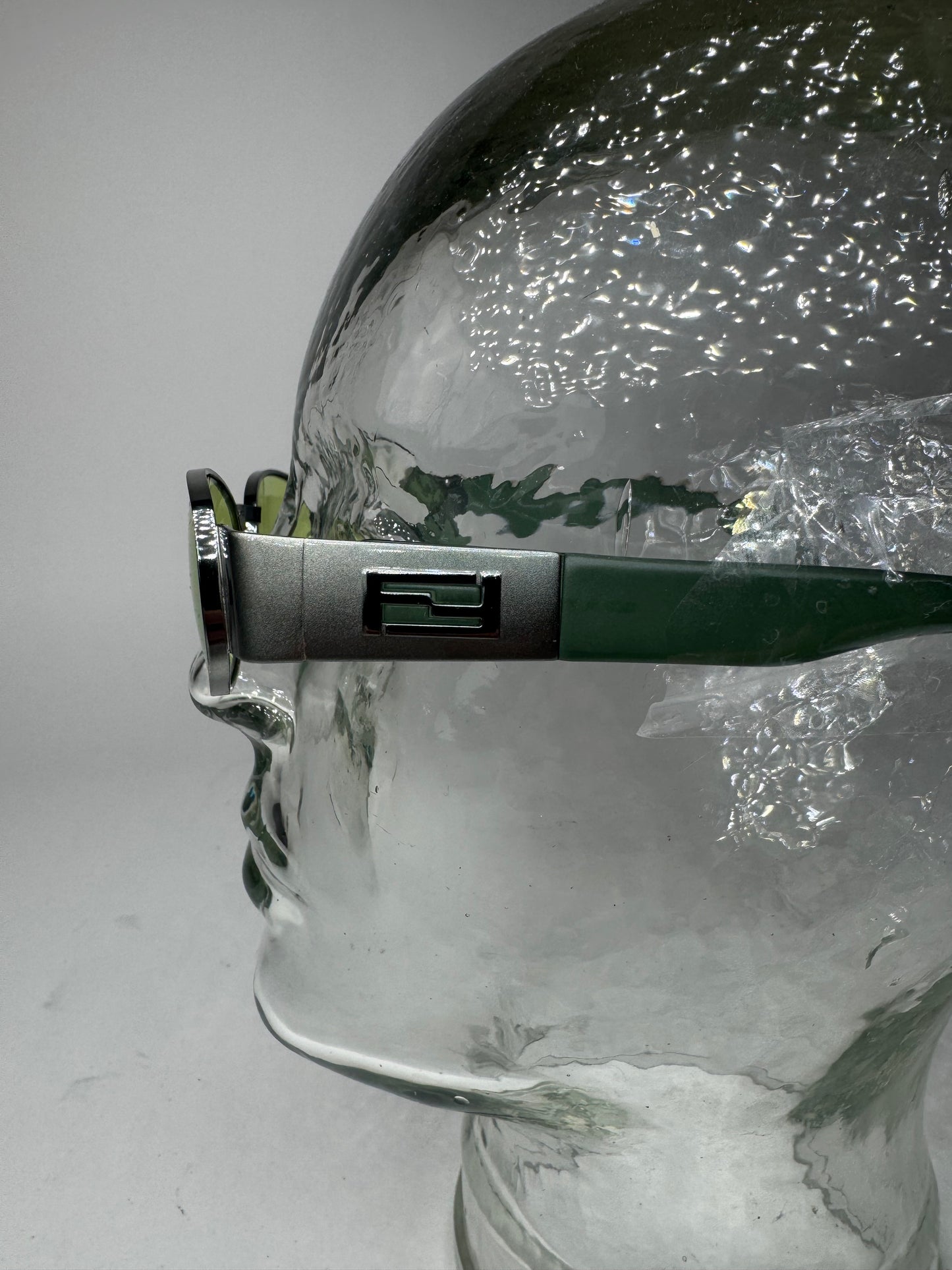 Lunettes de soleil rétro vintage Fendi Roma vertes