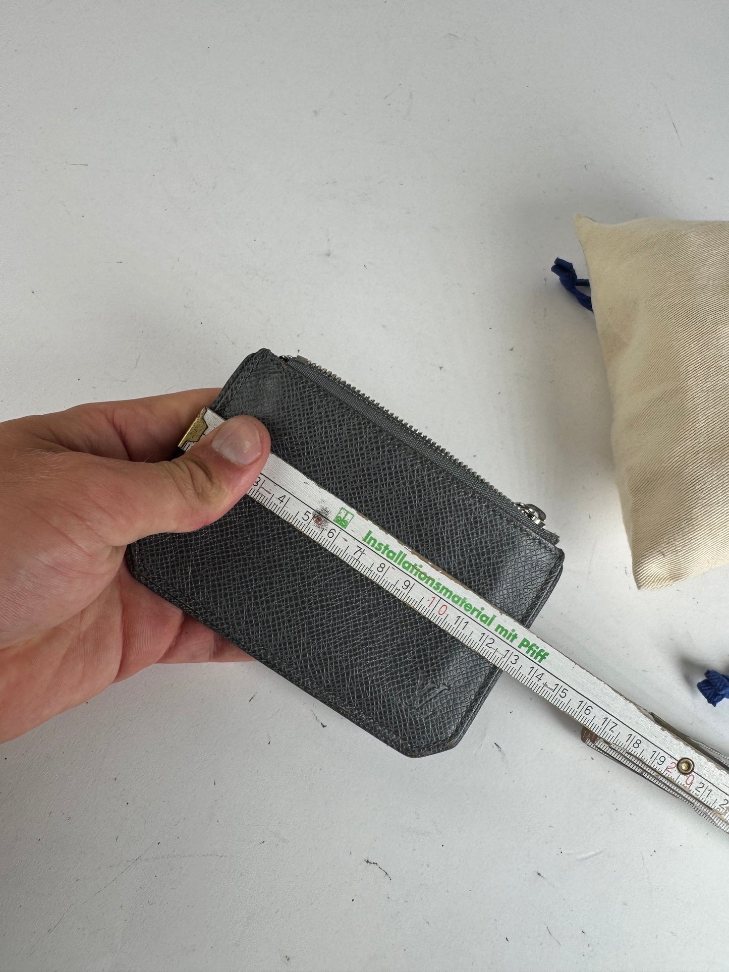 Vintage Louis Vuitton Le Dauphine Leather Card Holder Grey