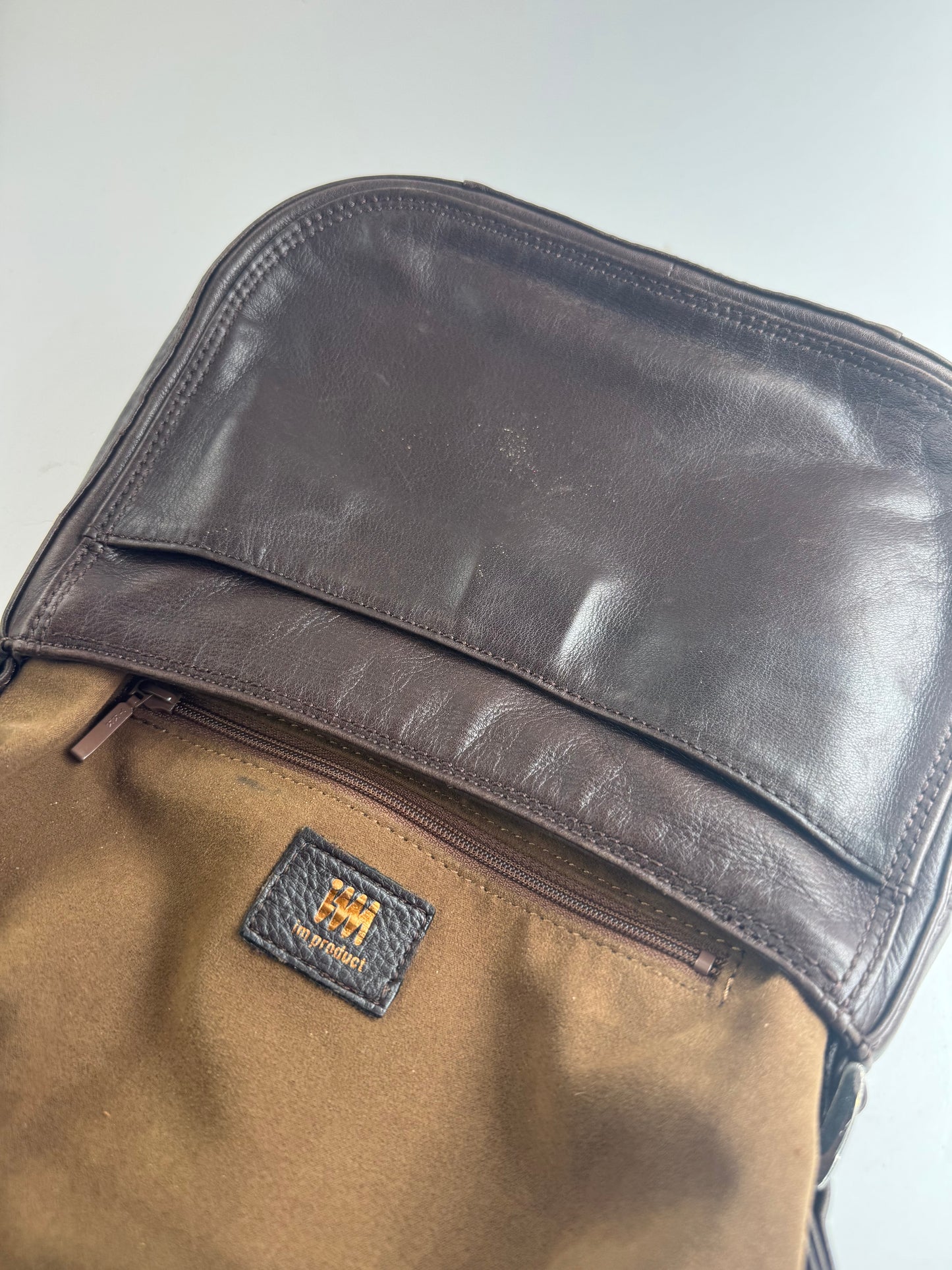 Sac vintage en cuir marron Issey Miyake