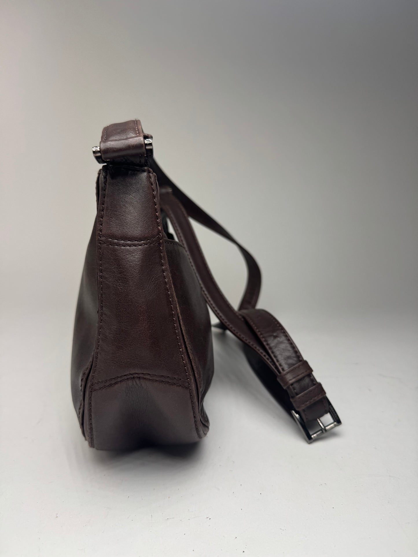 Sac vintage en cuir marron Issey Miyake