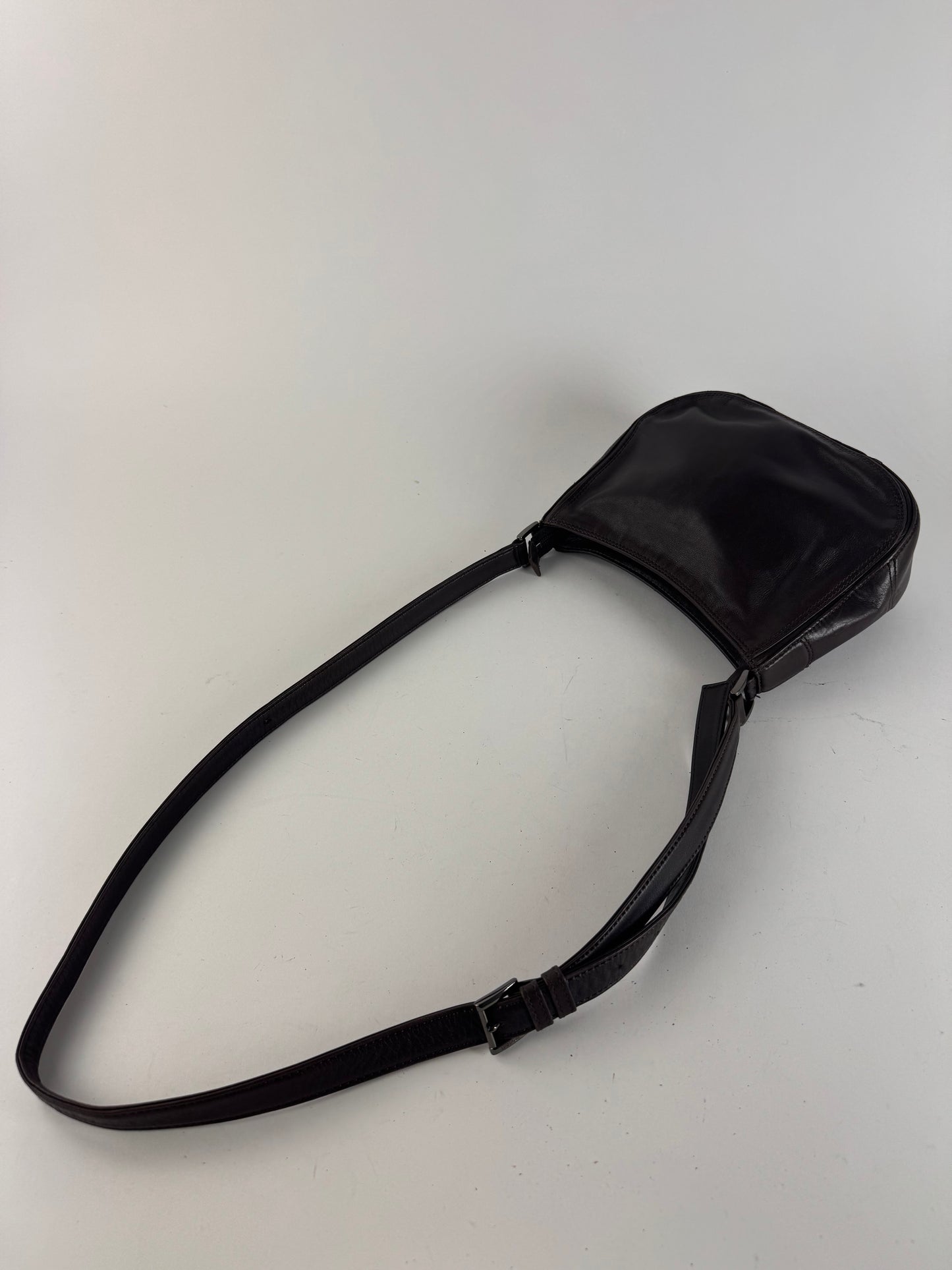 Sac vintage en cuir marron Issey Miyake