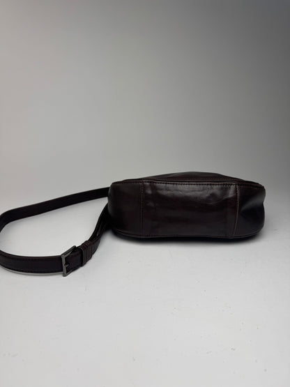 Sac vintage en cuir marron Issey Miyake