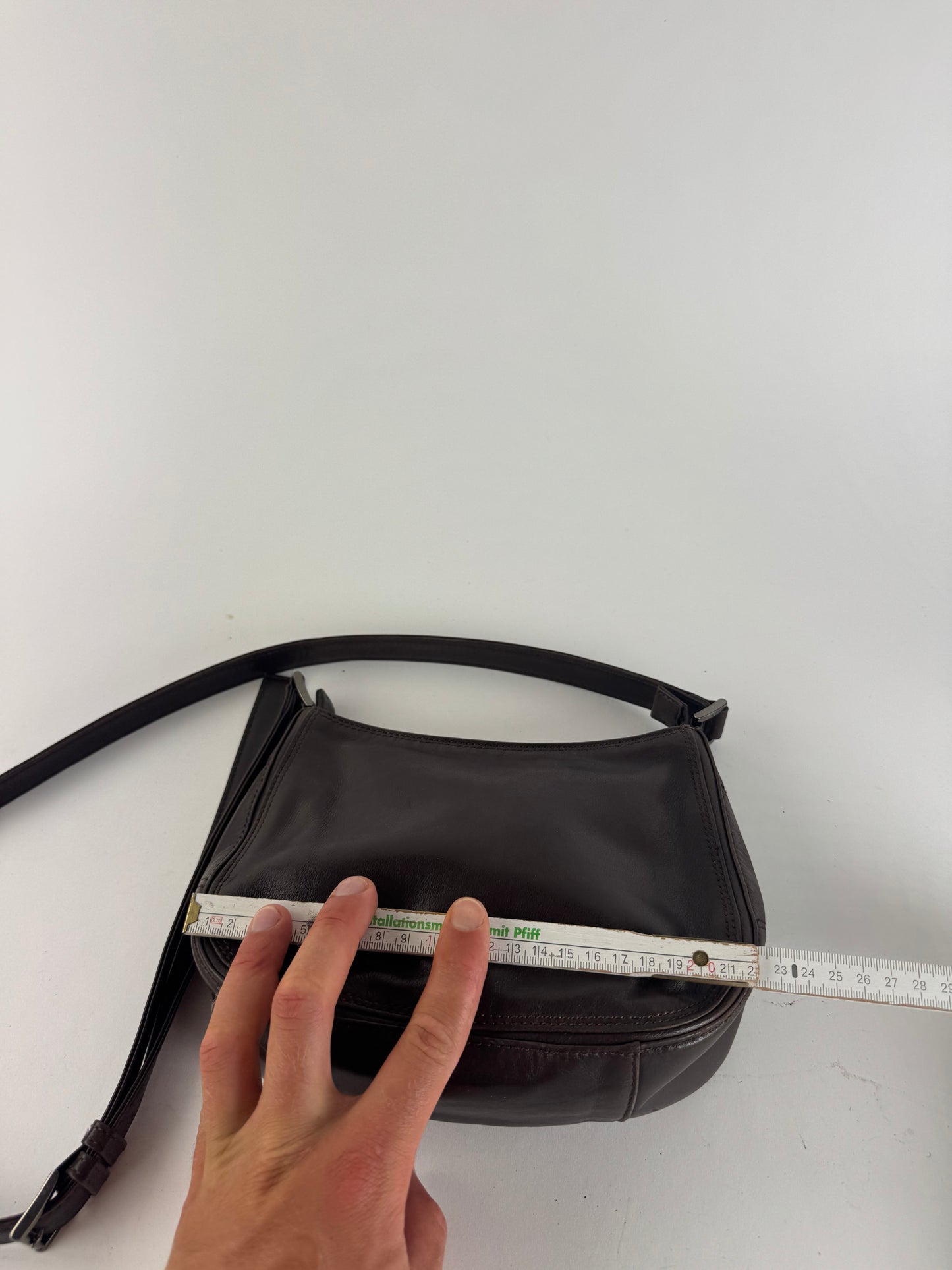 Sac vintage en cuir marron Issey Miyake