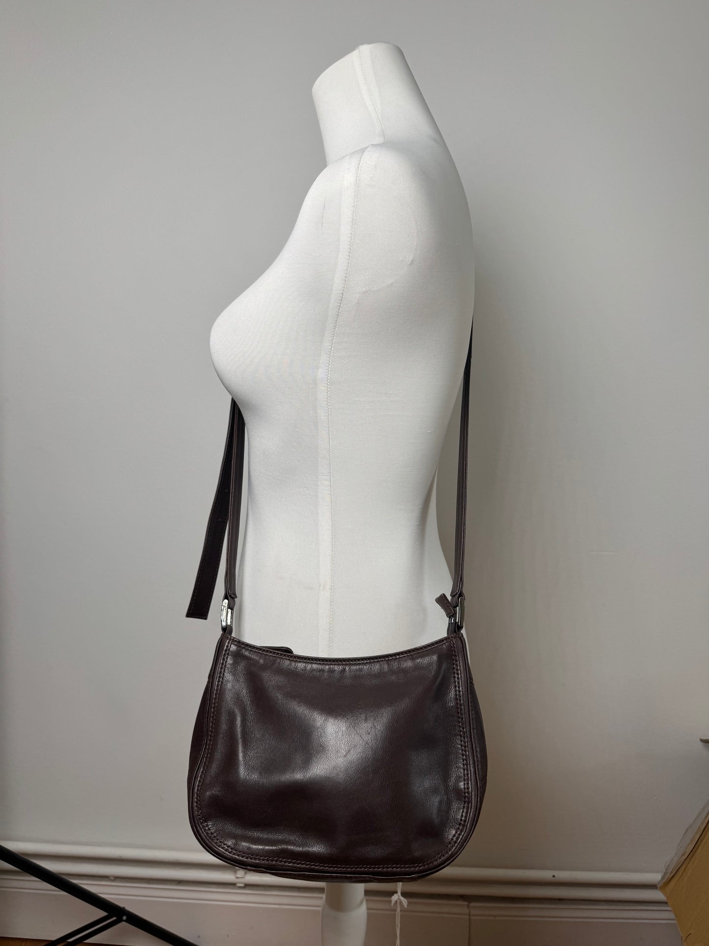 Sac vintage en cuir marron Issey Miyake