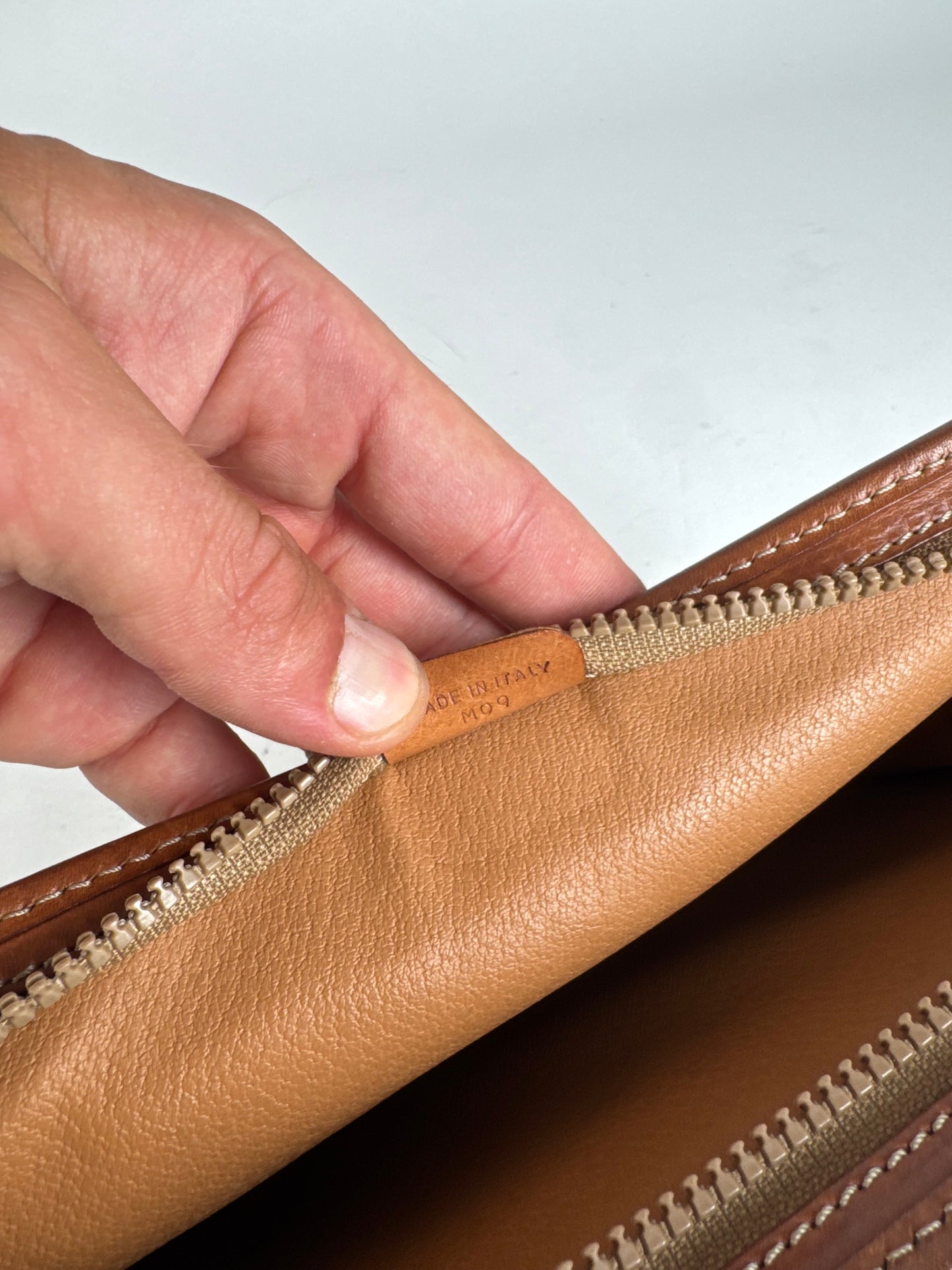 Pochette vintage en cuir monogramme Triomphe de Céline Paris marron