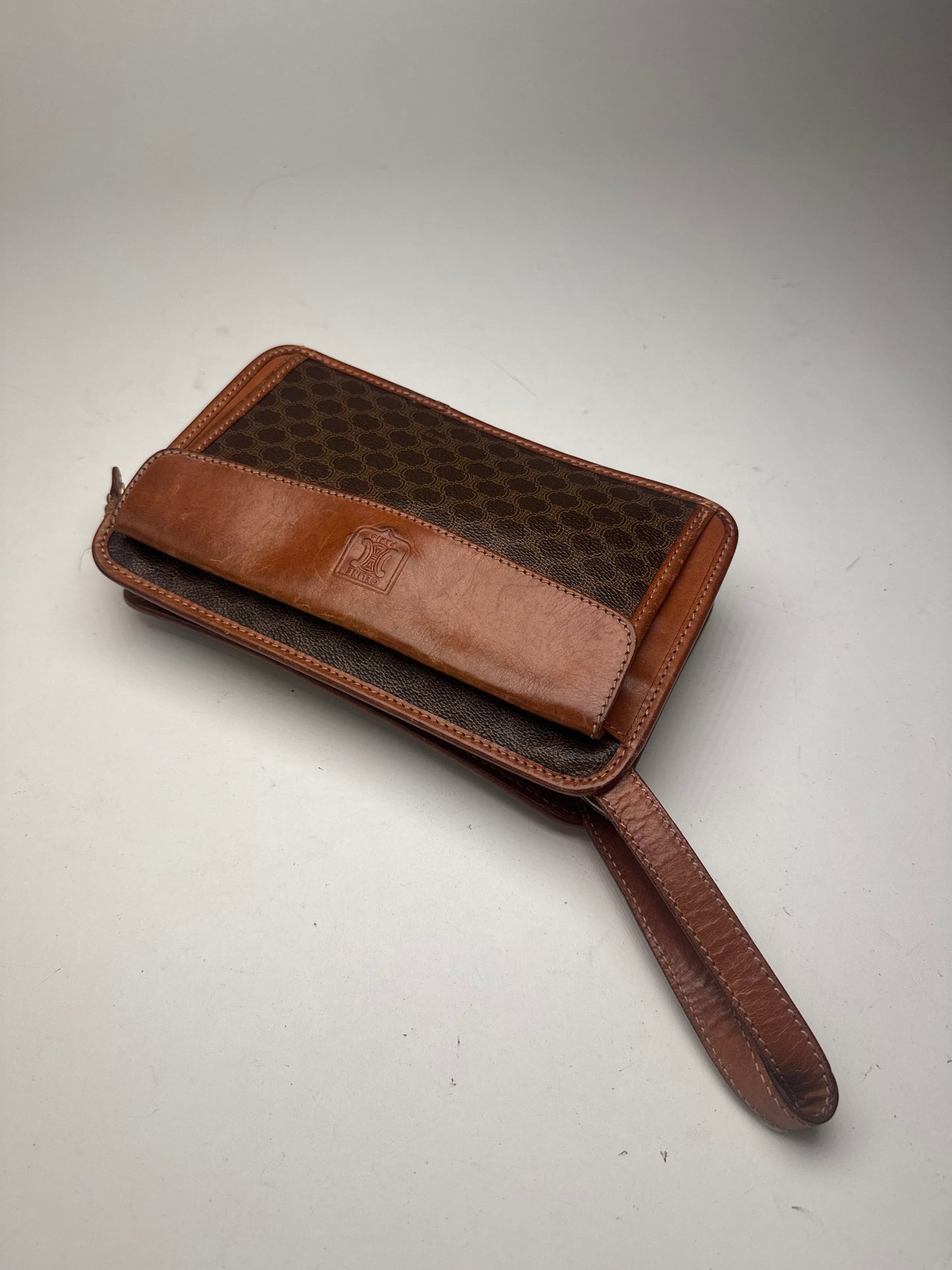 Pochette vintage en cuir monogramme Triomphe de Céline Paris marron