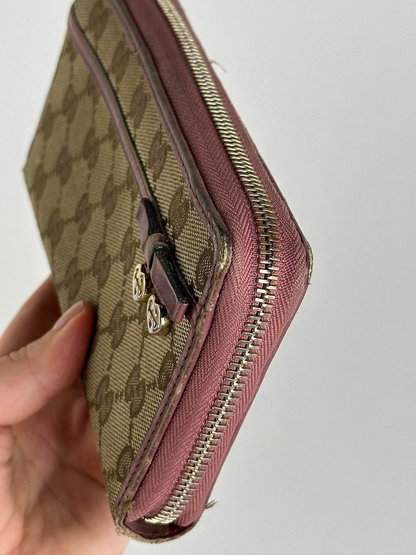Portefeuille Gucci Monogram vintage beige rose