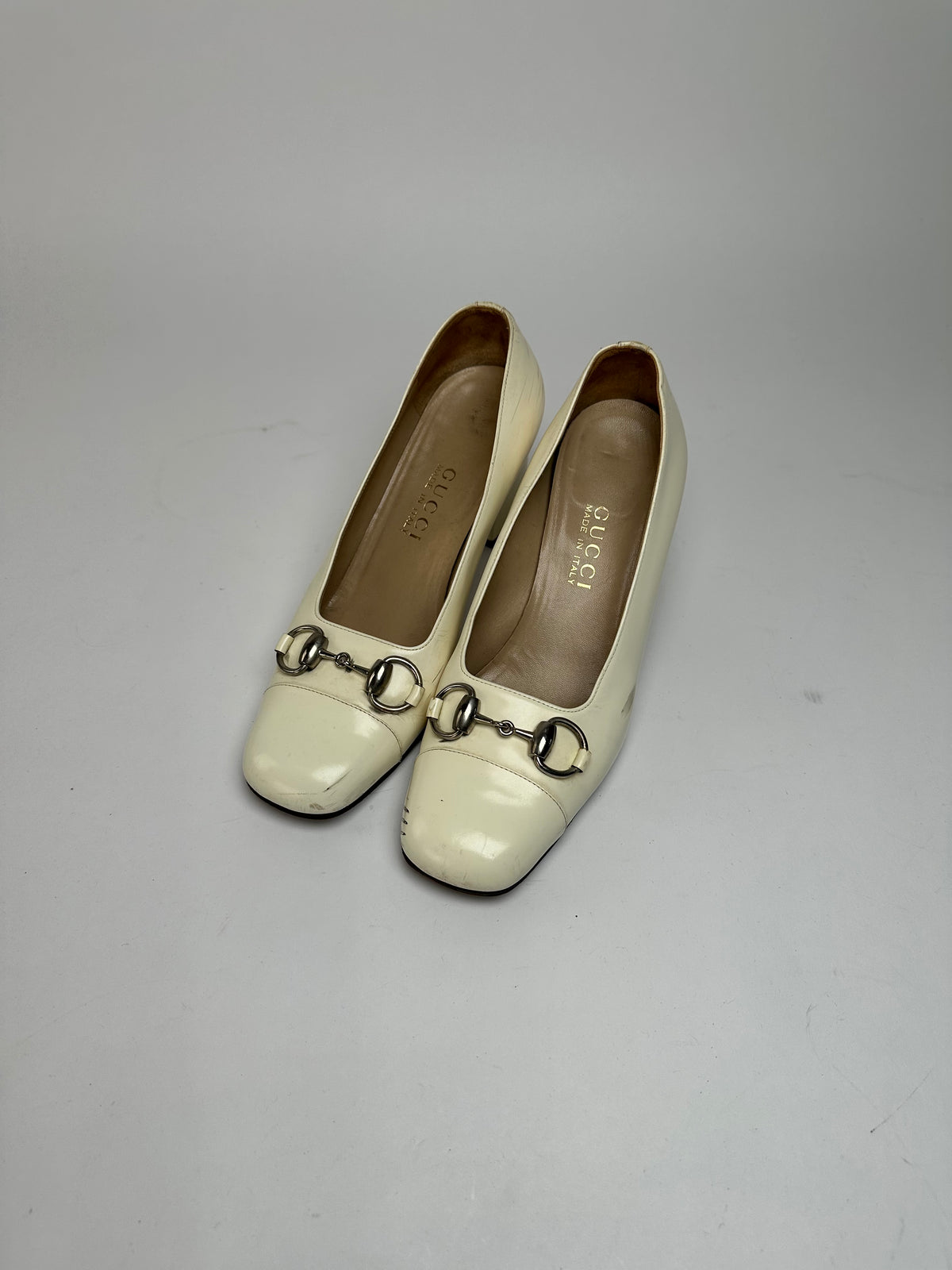 Vintage Gucci Patent Leather Heeled Pumps Late 1990s Ivory EU37.5