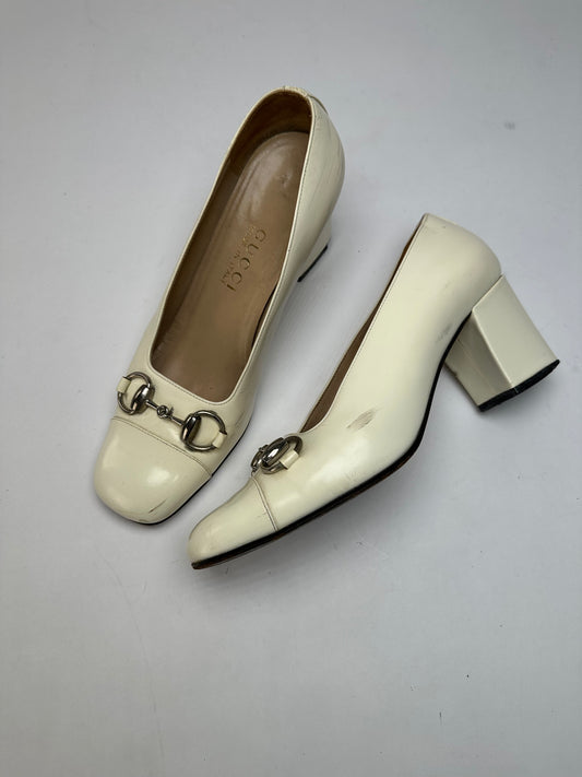 Vintage Gucci Patent Leather Heeled Pumps Late 1990s Ivory EU37.5