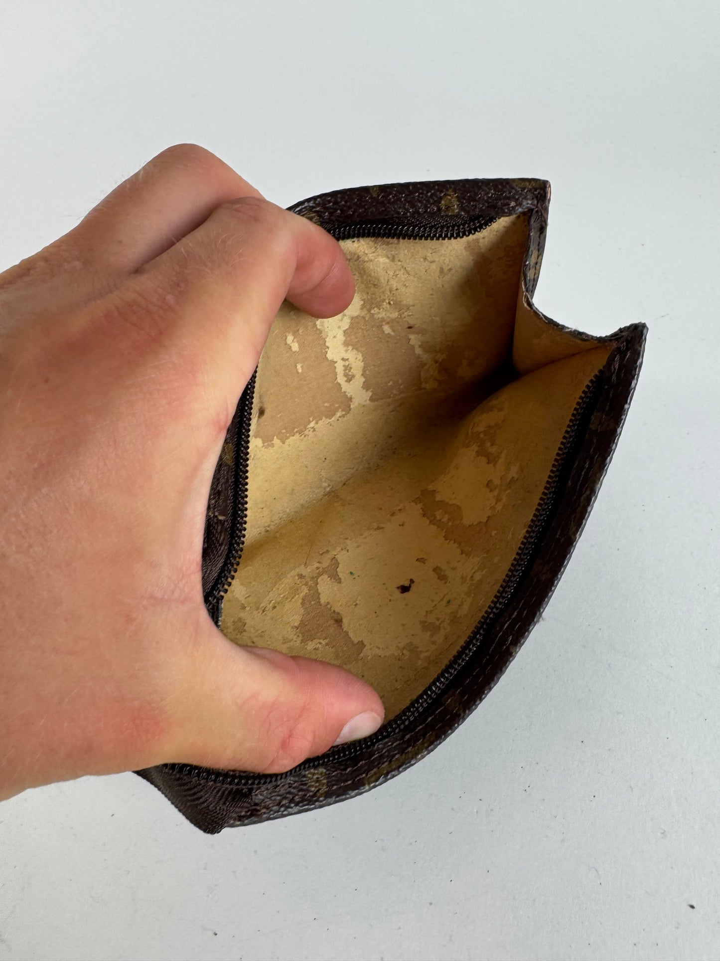 Pochette en cuir monogramme Louis Vuitton vintage