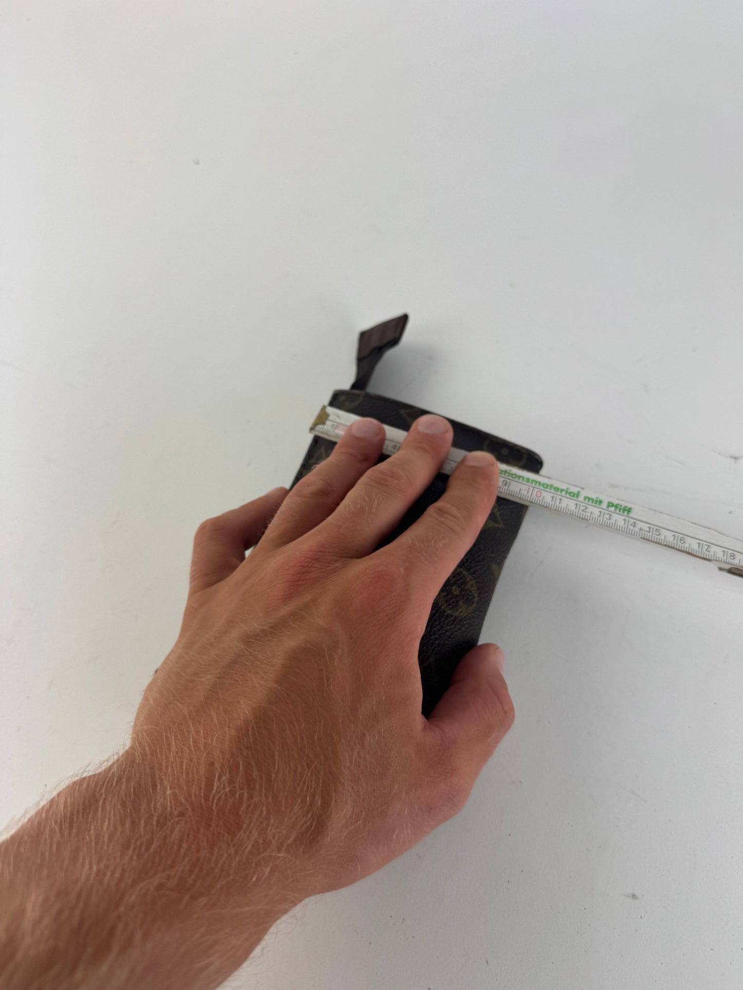 Pochette en cuir monogramme Louis Vuitton vintage