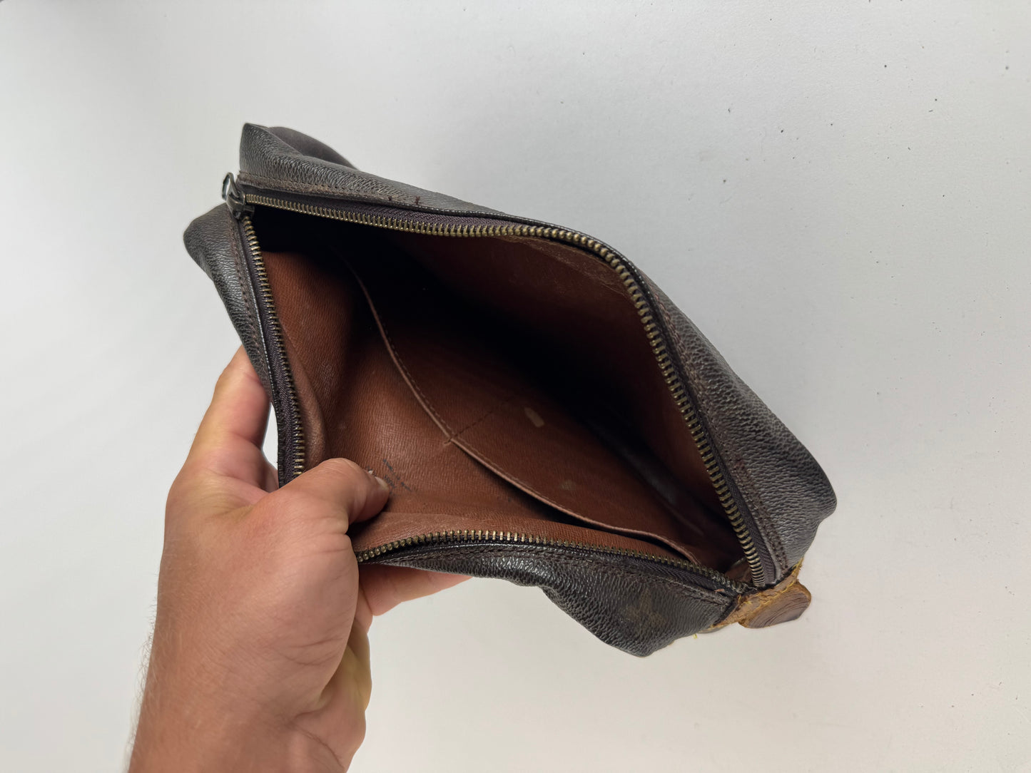 Pochette vintage Louis Vuitton en cuir Monogram marron