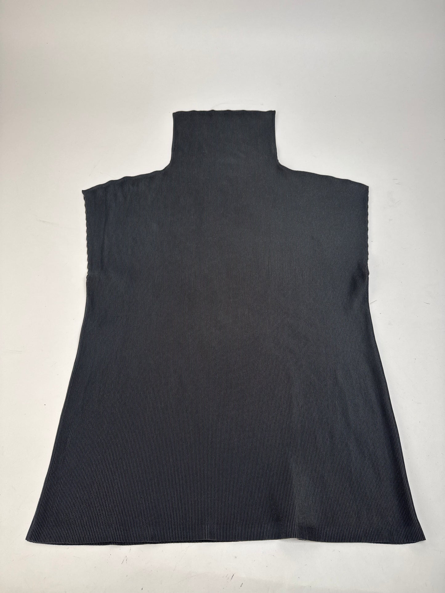 Vintage Pleats Please Plissee top Anthracite M