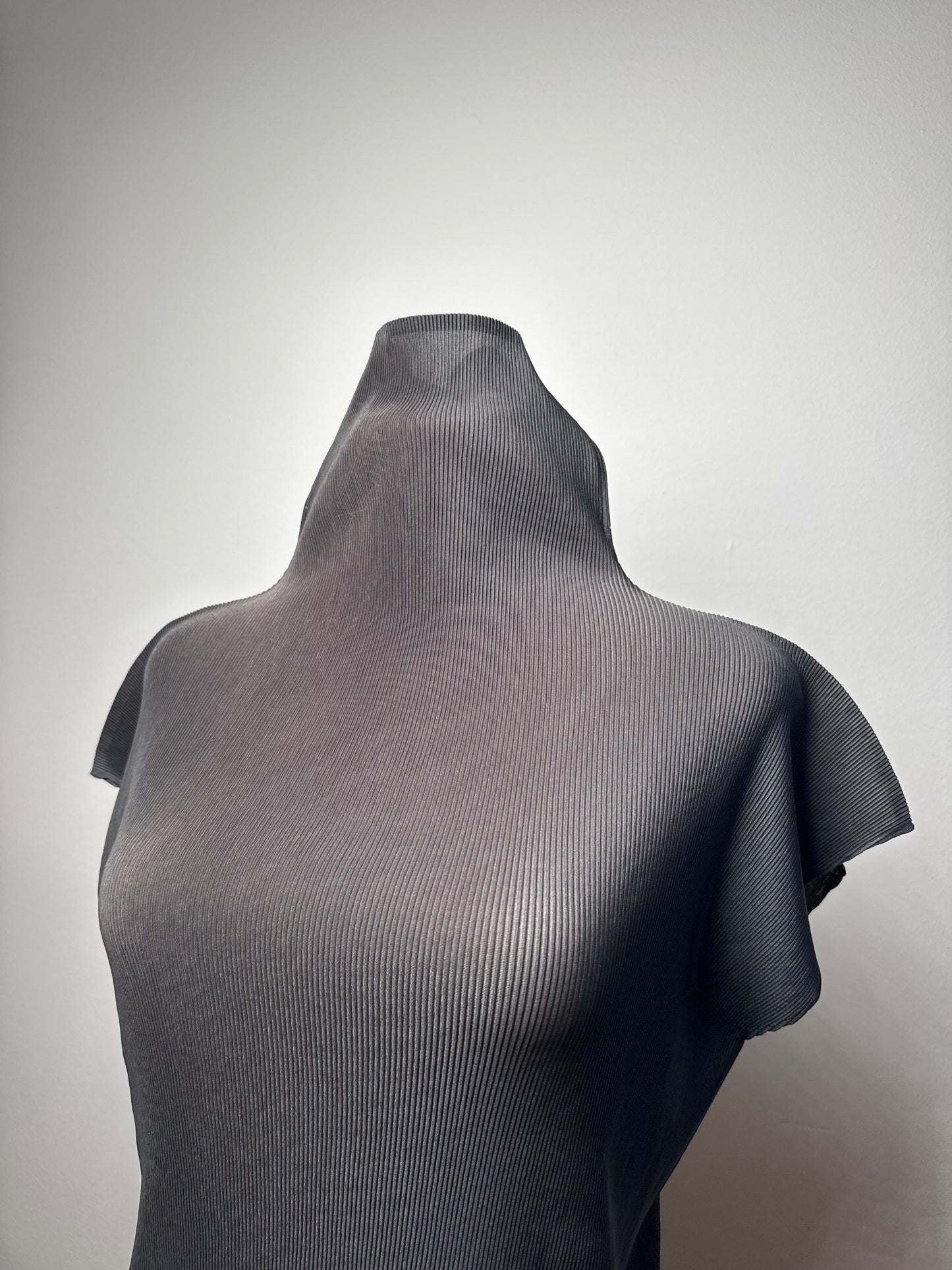 Vintage Pleats Please Plissee top Anthracite M
