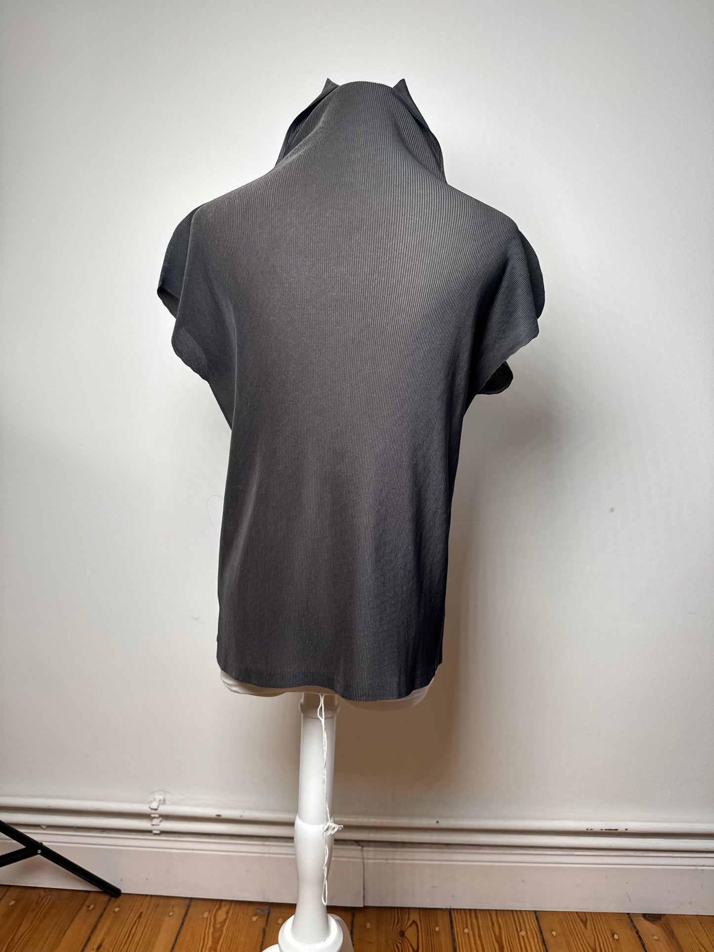 Vintage Pleats Please Plissee top Anthracite M