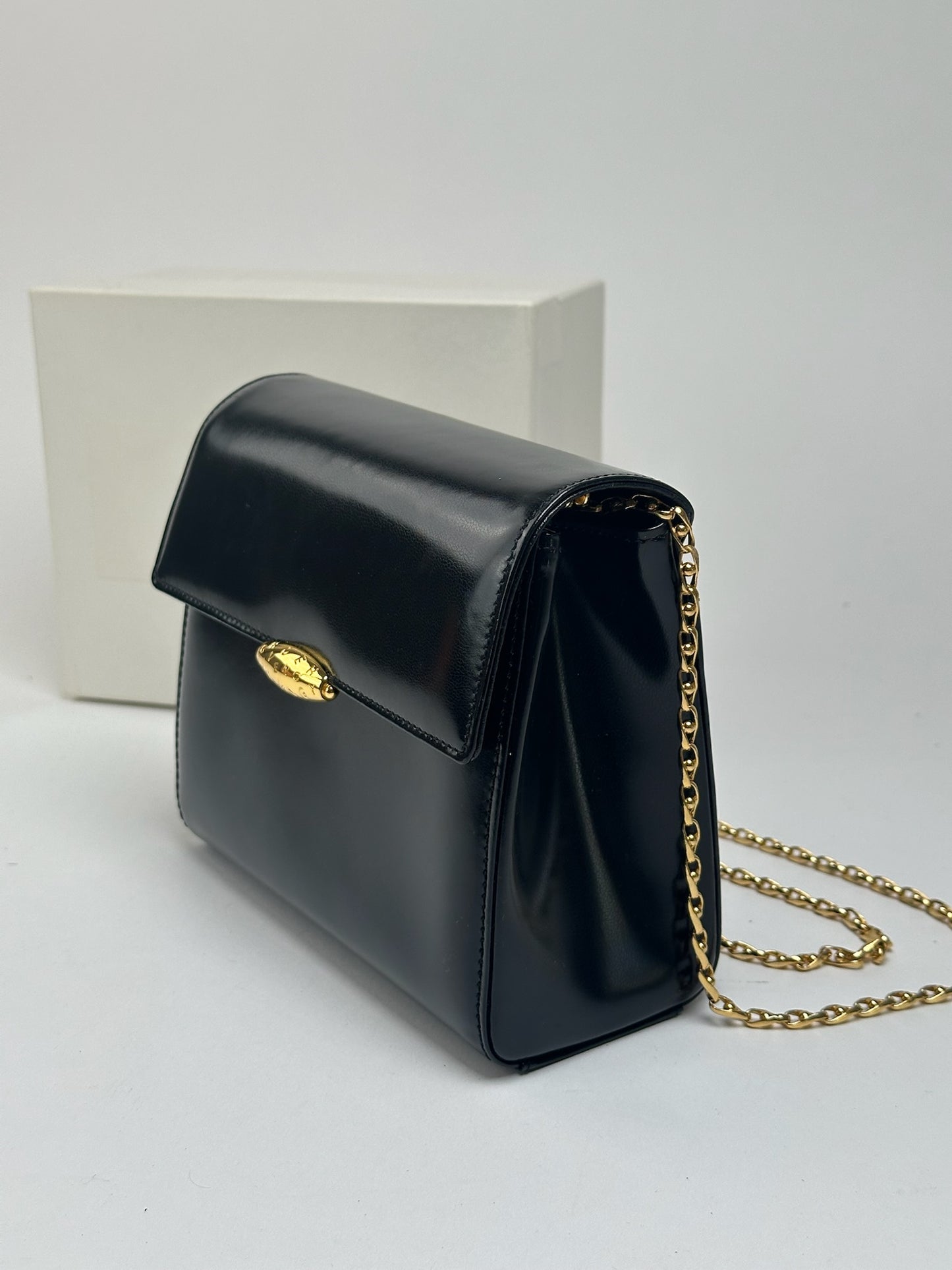 Sac vintage en cuir verni noir Givenchy