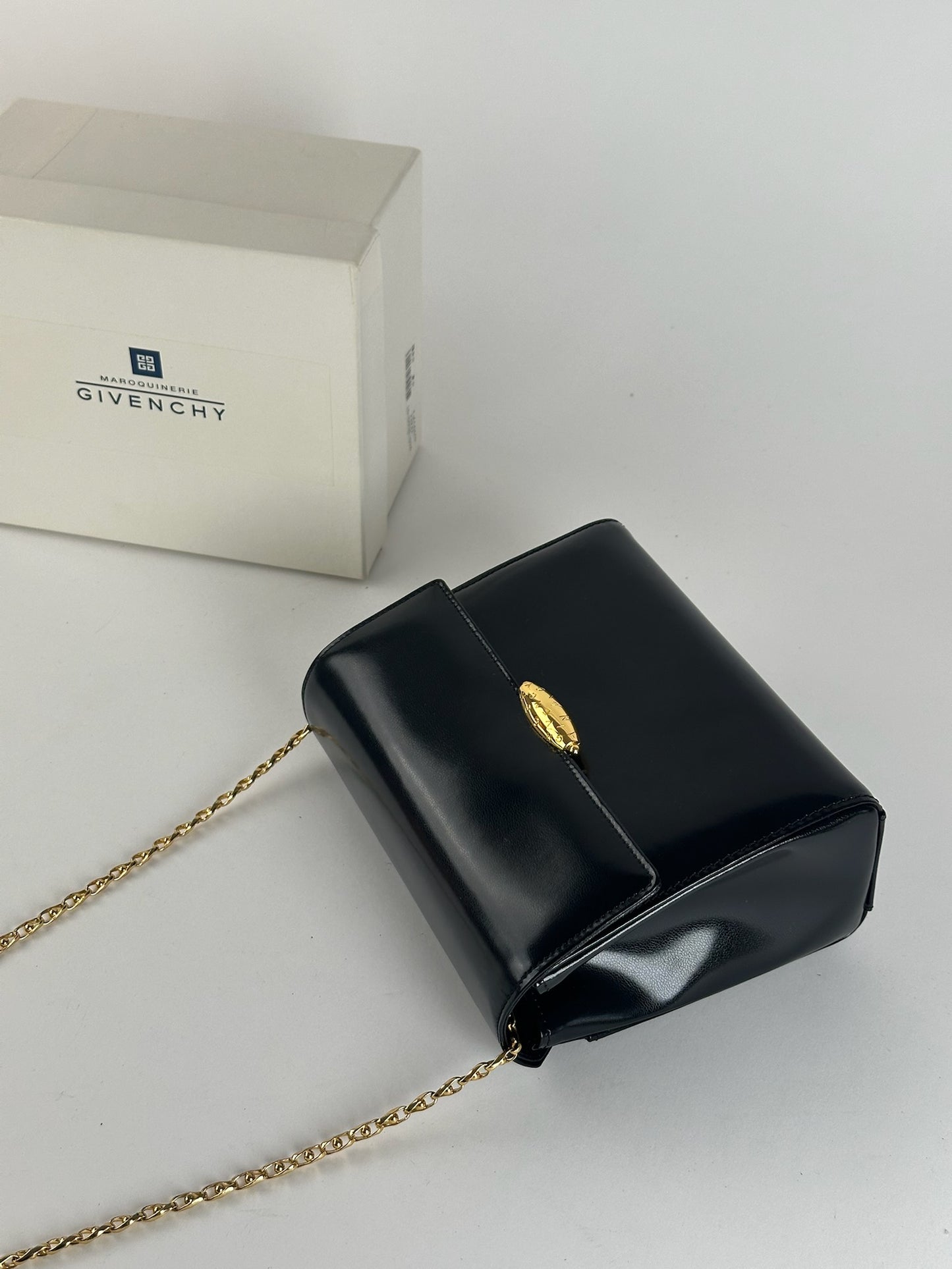 Sac vintage en cuir verni noir Givenchy