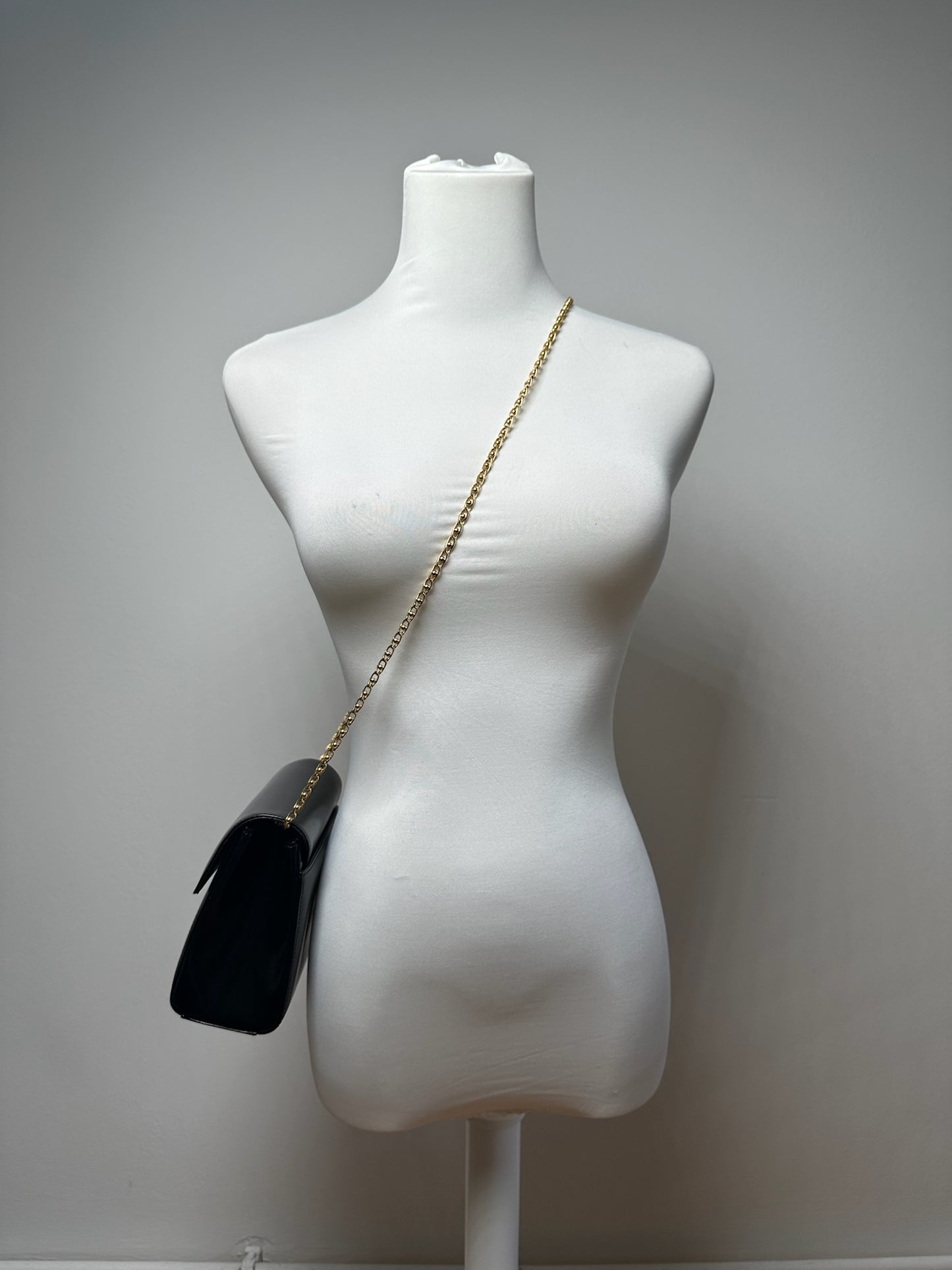 Sac vintage en cuir verni noir Givenchy