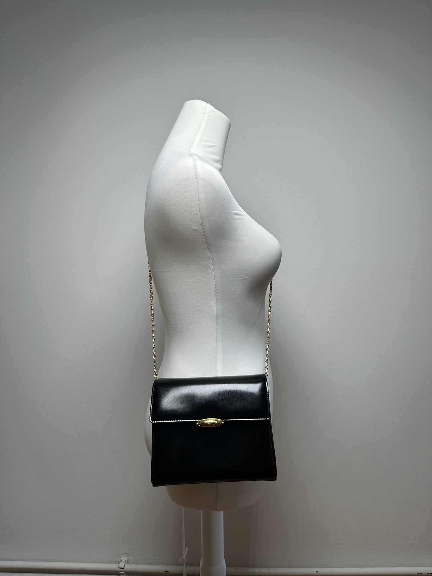 Sac vintage en cuir verni noir Givenchy