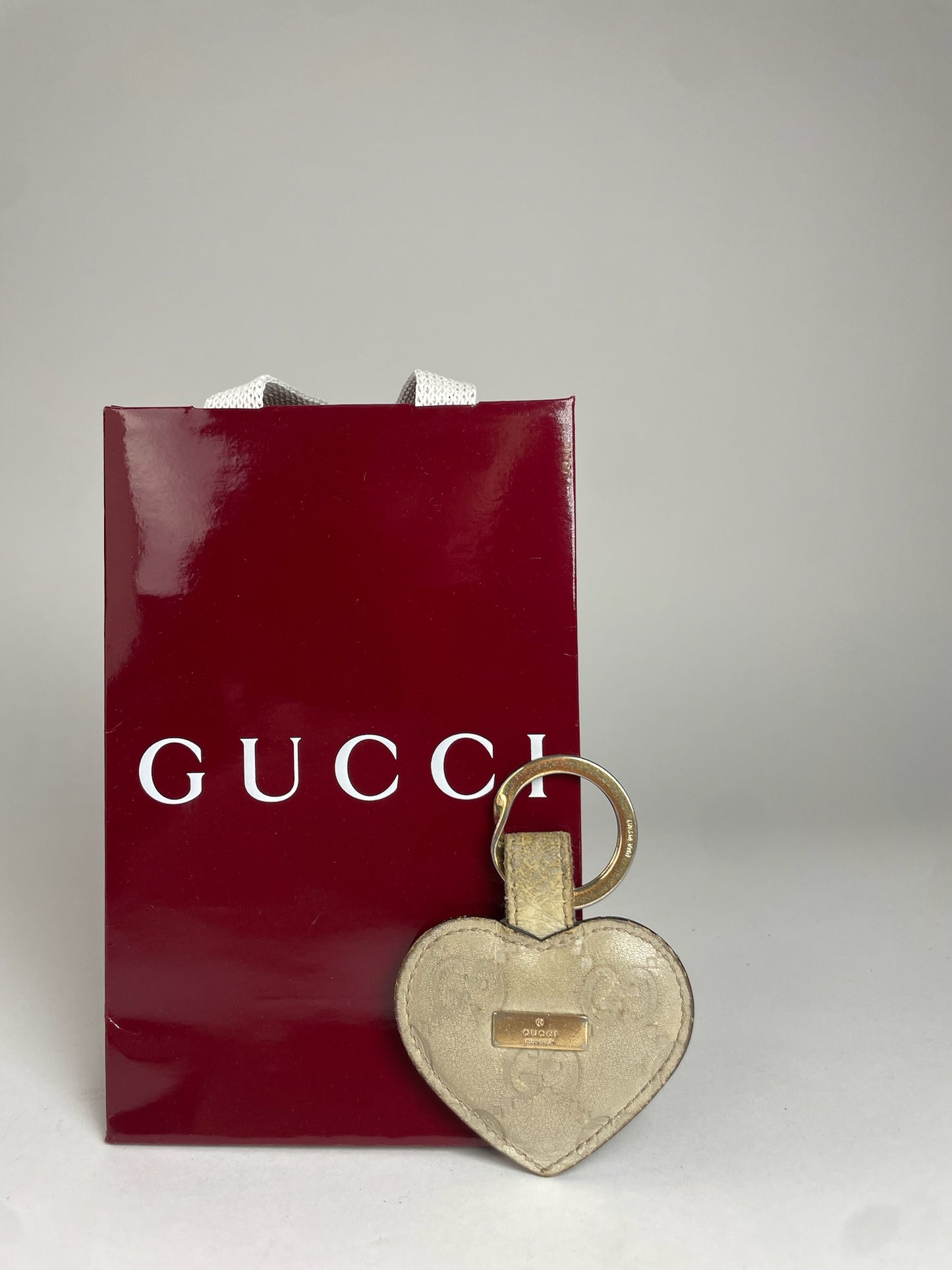 Vintage Gucci Monogram Leather Heart Key Chain Accessoire White