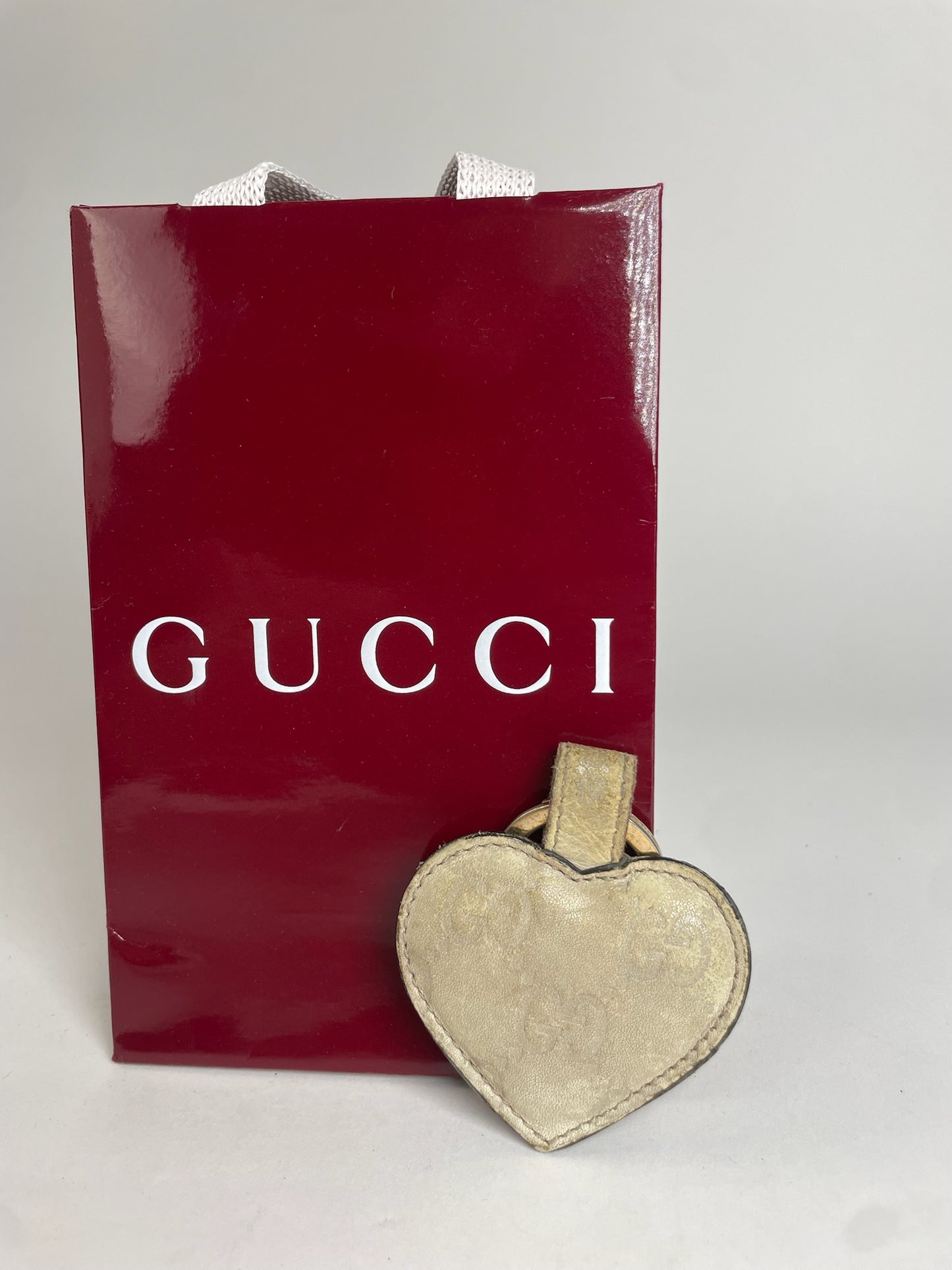 Vintage Gucci Monogram Leather Heart Key Chain Accessoire White