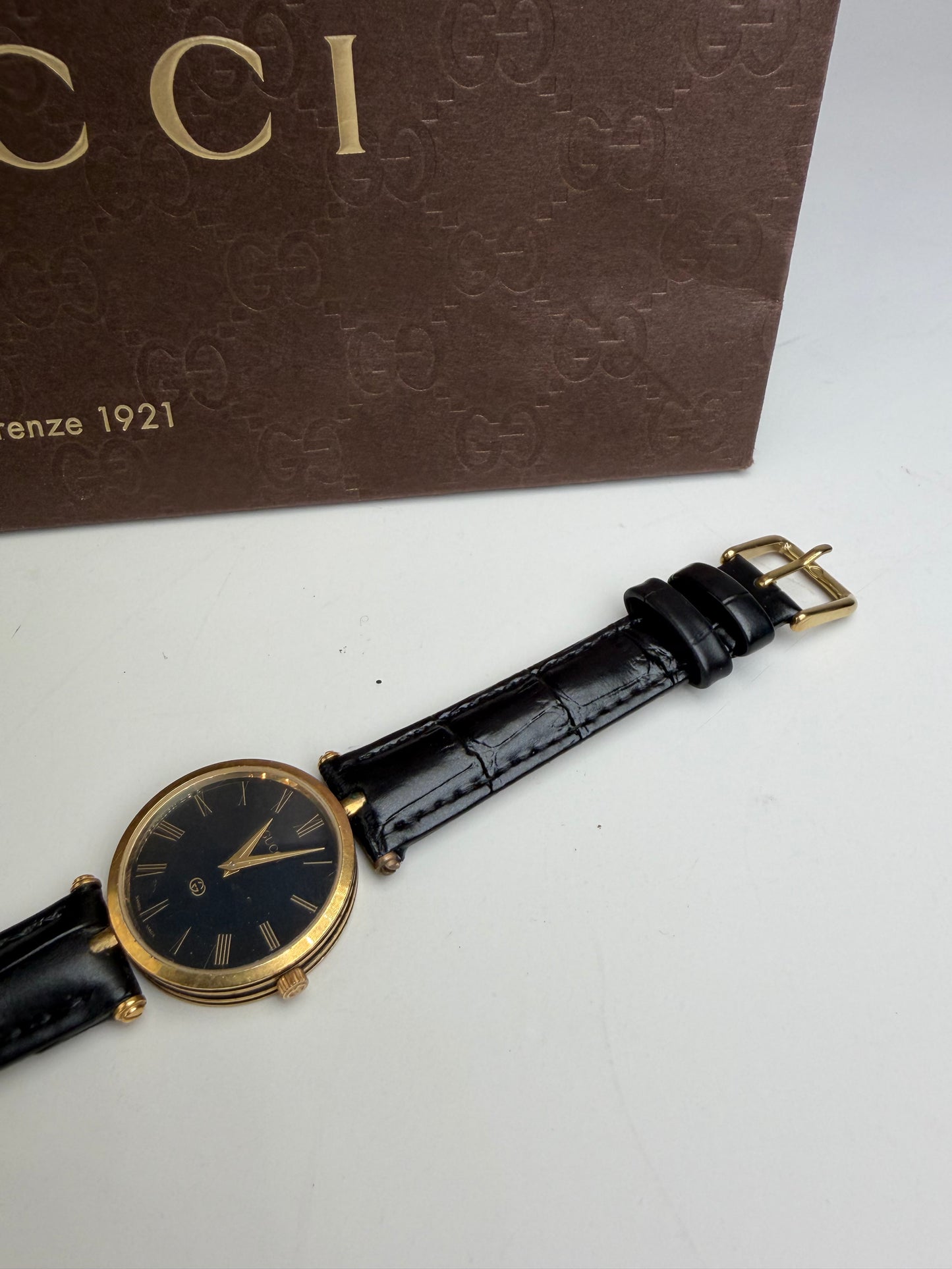 Vintage Gucci Stainless Steel Leather Strap Watch Black Gold