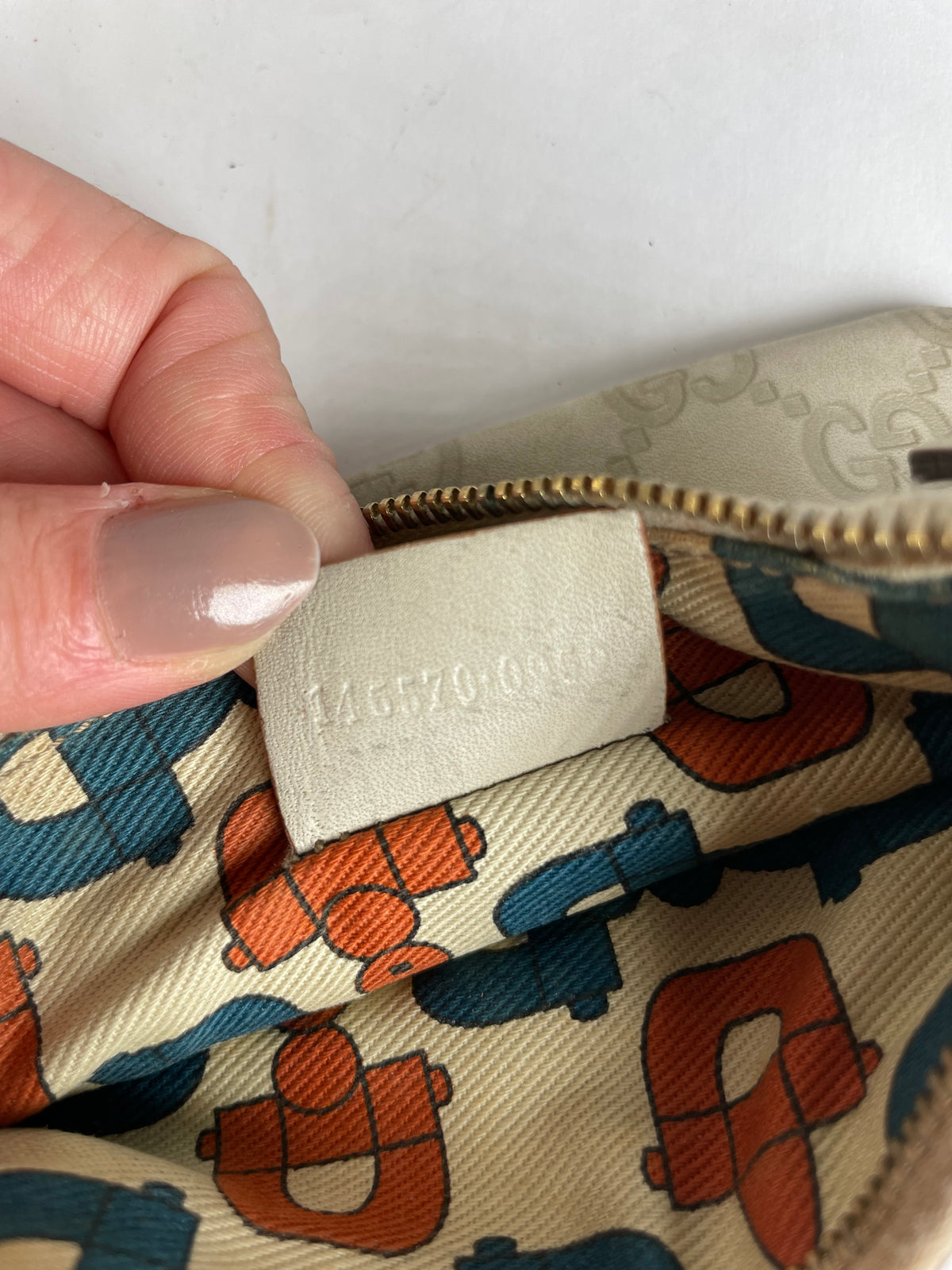 Vintage Gucci GG Supreme Bifold Wallet Early 2000s Cream