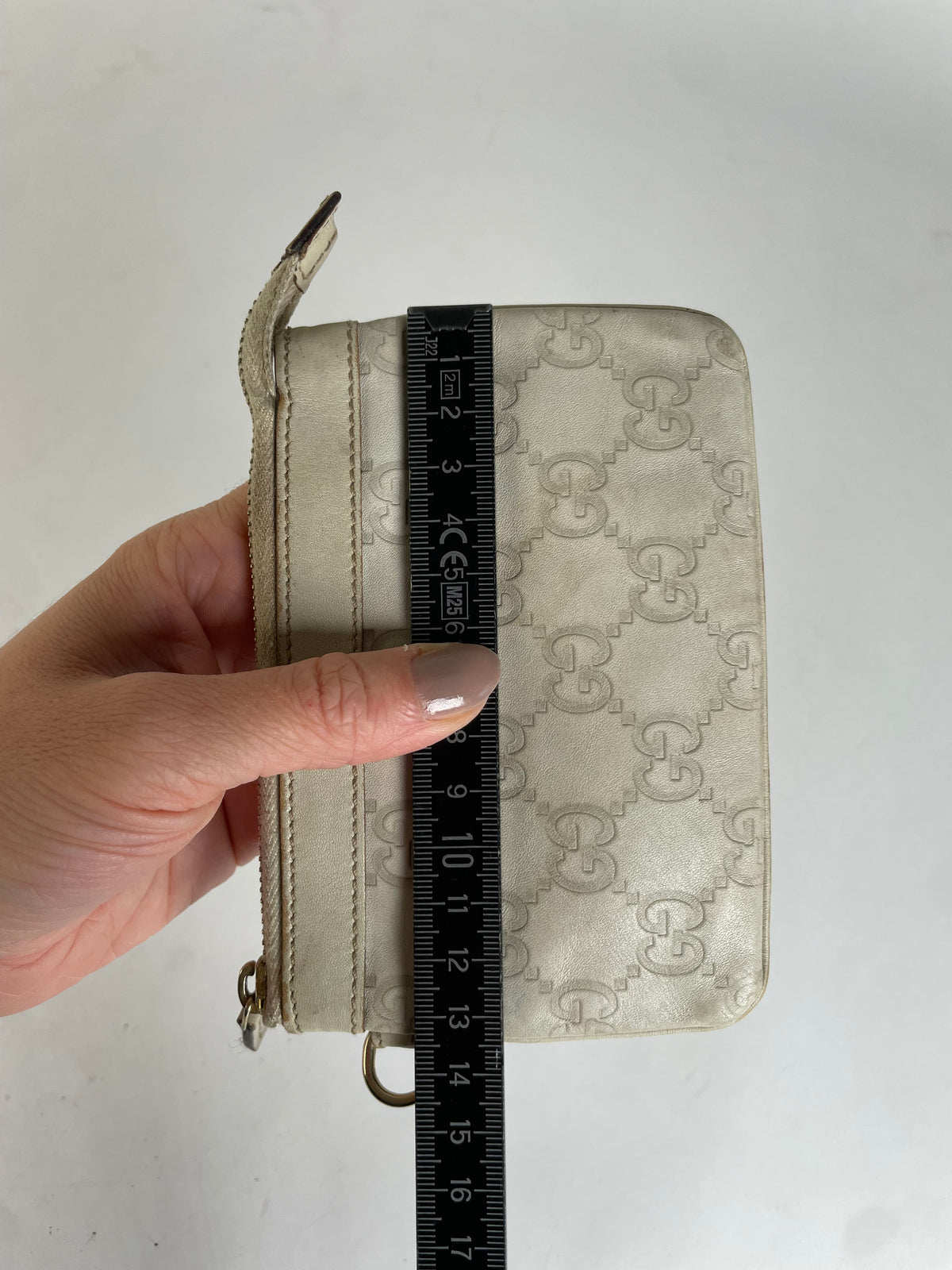 Vintage Gucci GG Supreme Bifold Wallet Early 2000s Cream