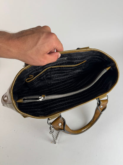 Sac vintage en cuir verni Céline Paris kaki