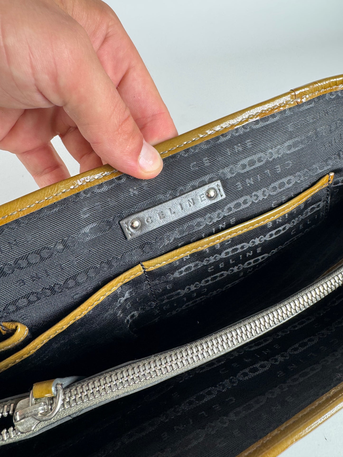 Sac vintage en cuir verni Céline Paris kaki