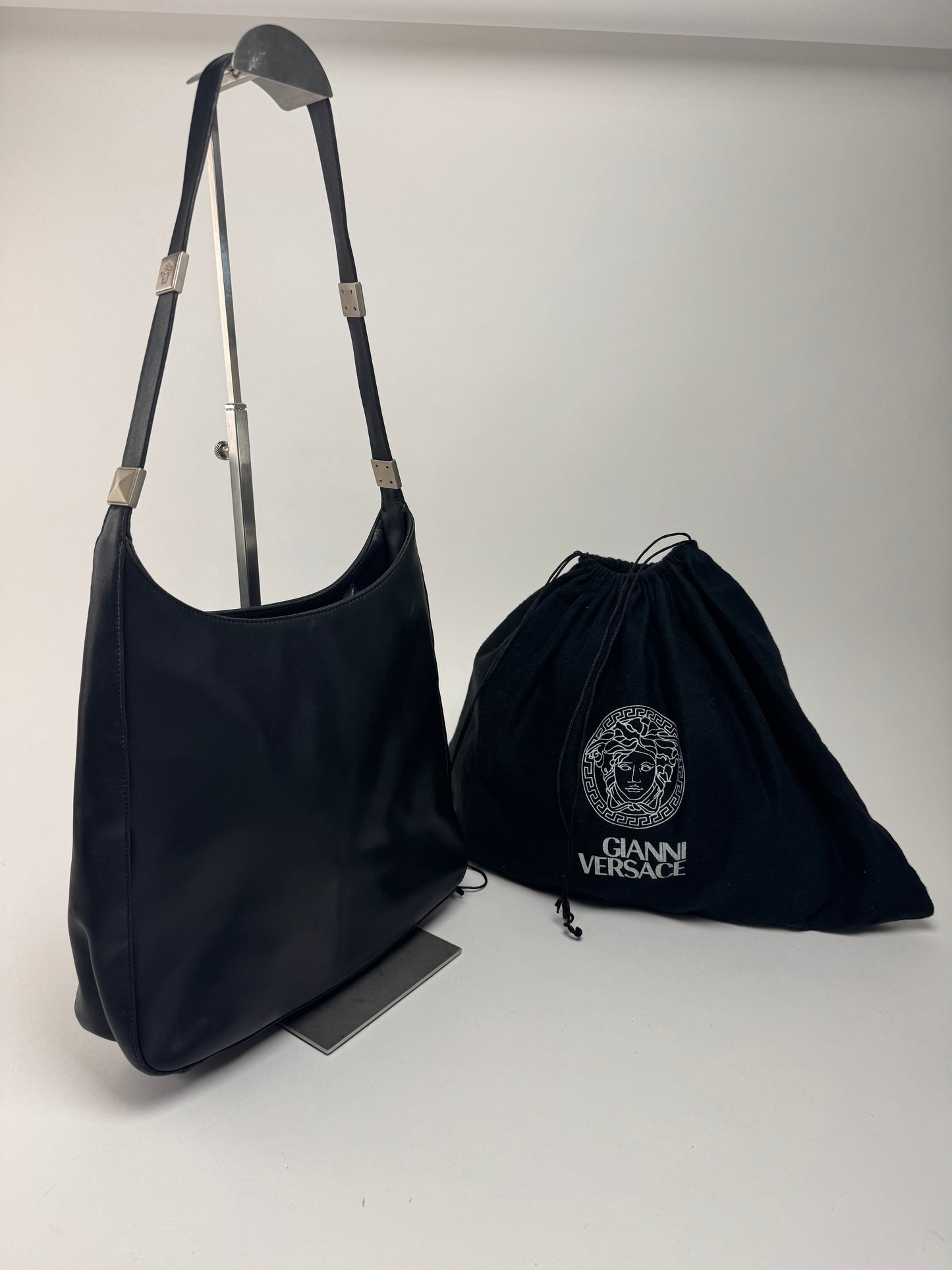 Sac vintage en cuir noir Gianni Versace