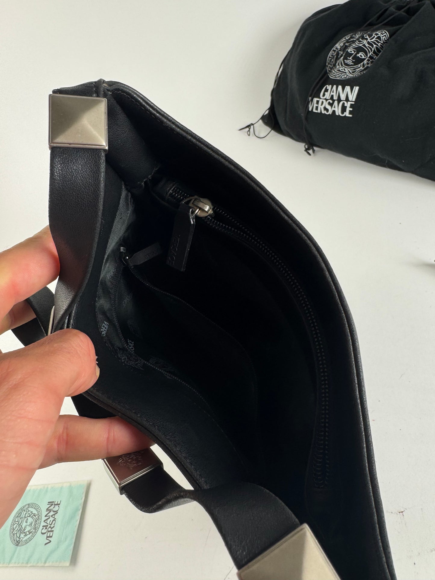 Sac vintage en cuir noir Gianni Versace