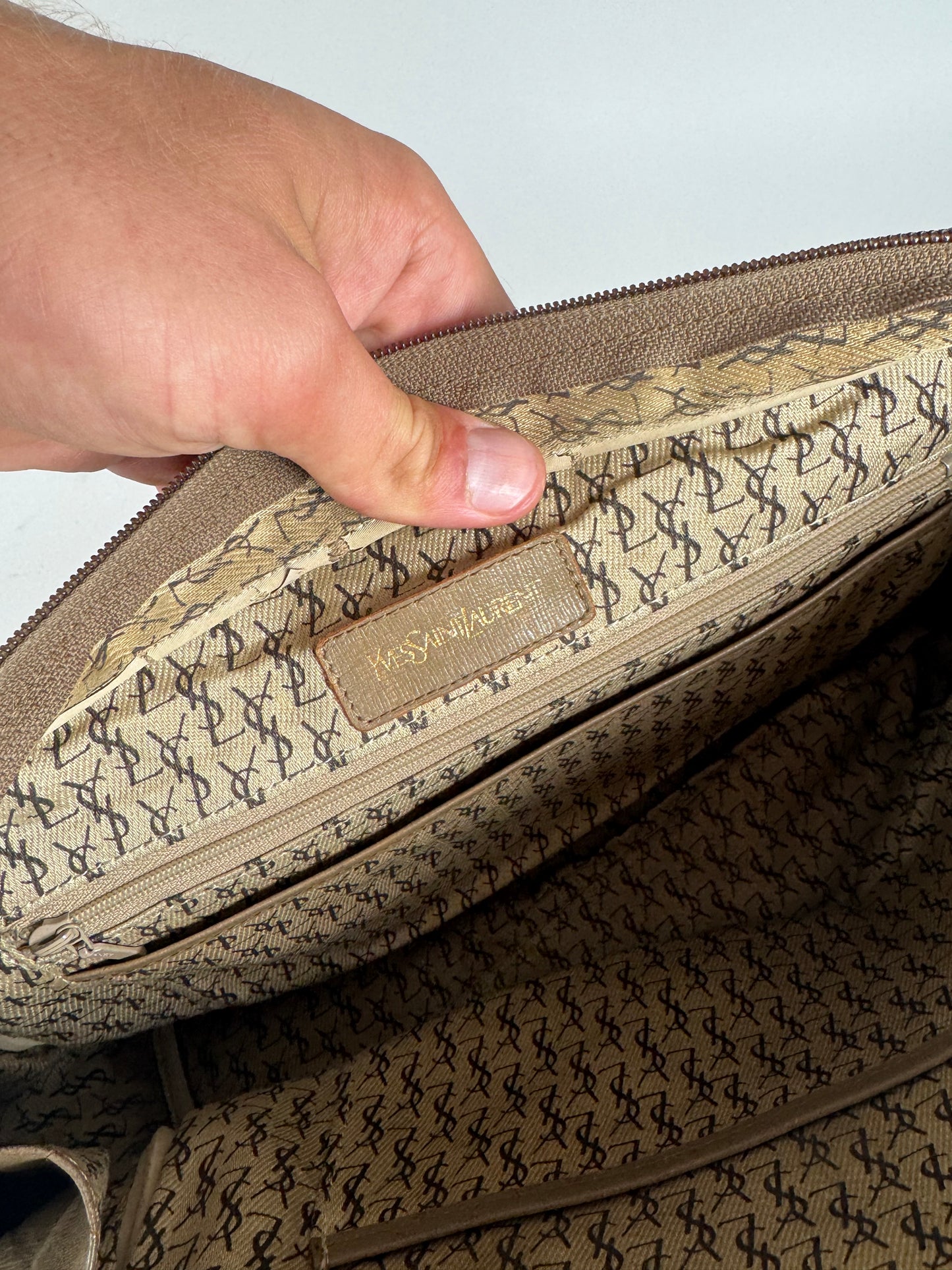 Sac vintage Yves Saint Laurent en cuir gris noir marron