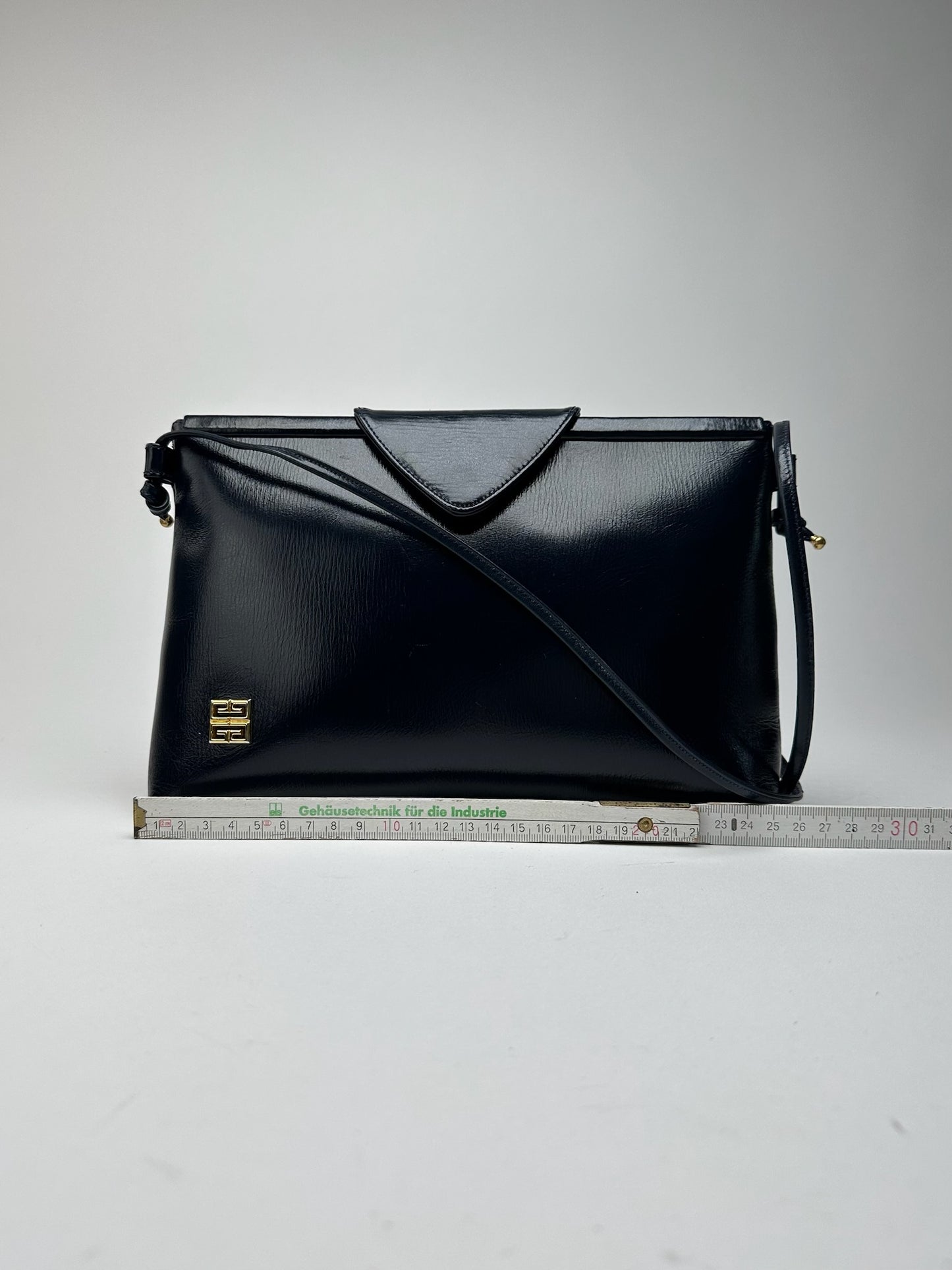 Sac vintage en cuir verni noir Givenchy