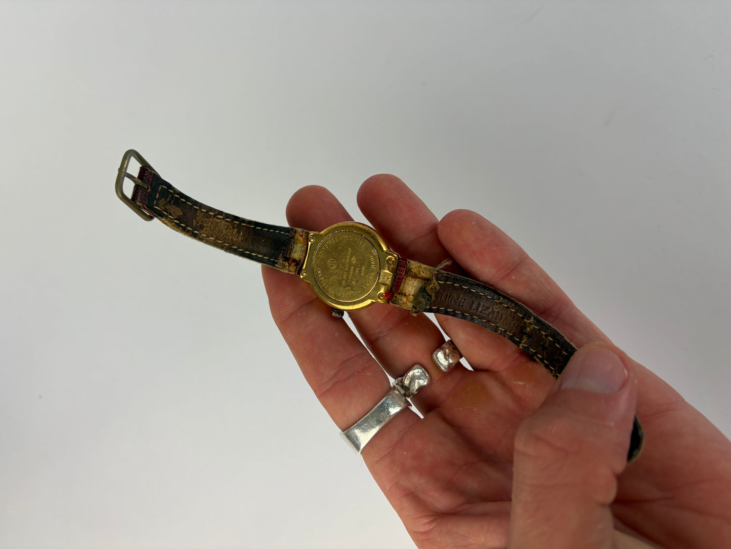 Vintage Courreges Quartz Watch Gold Red Crocodile-Effect Strap