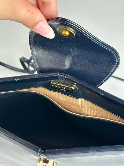 Sac vintage en cuir verni noir Givenchy