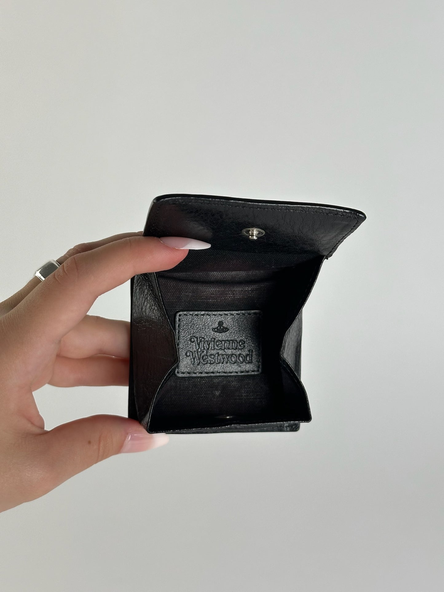 Porte-monnaie vintage en cuir noir Vivienne Westwood