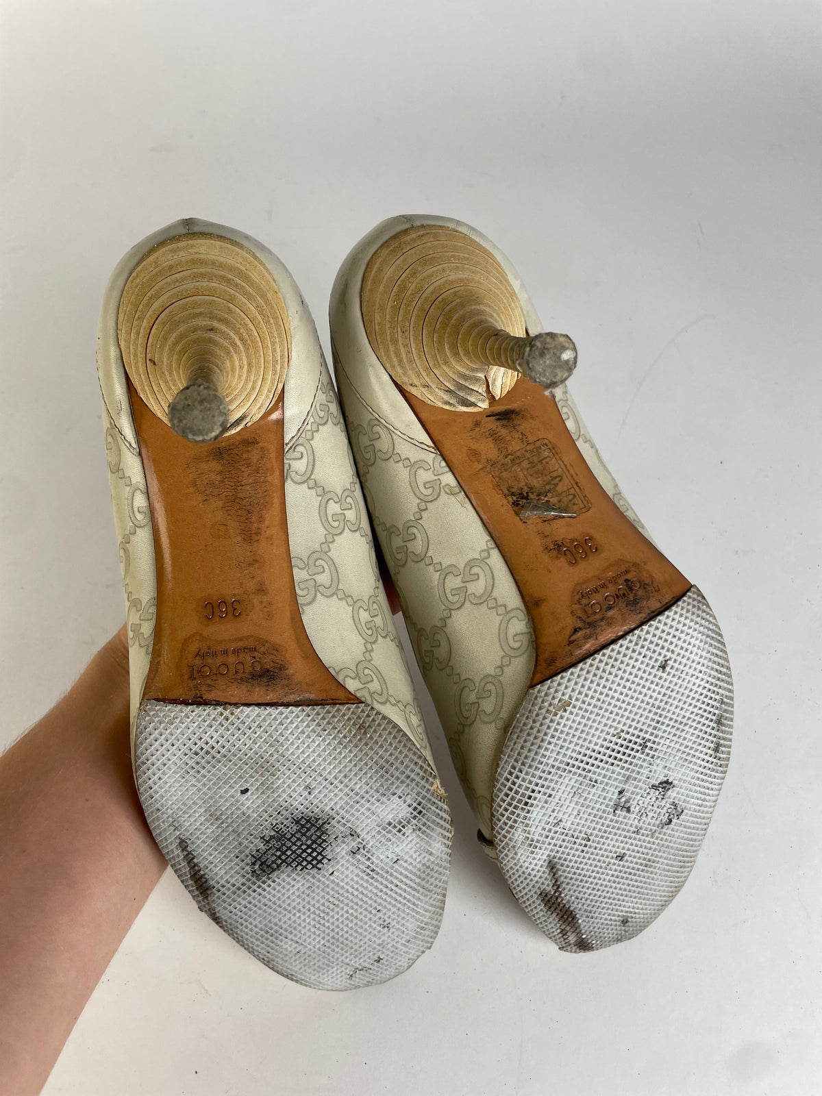 Vintage Gucci GG Monogram Canvas Chain Pumps Early 2000s Cream EU36